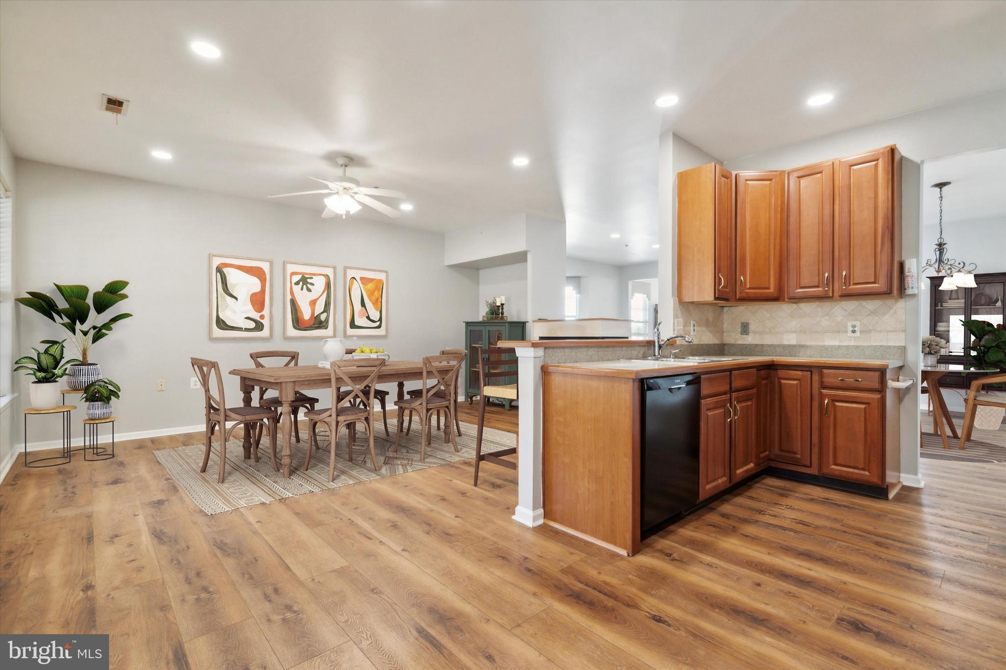 HERITAGE CR ESTS - Residential