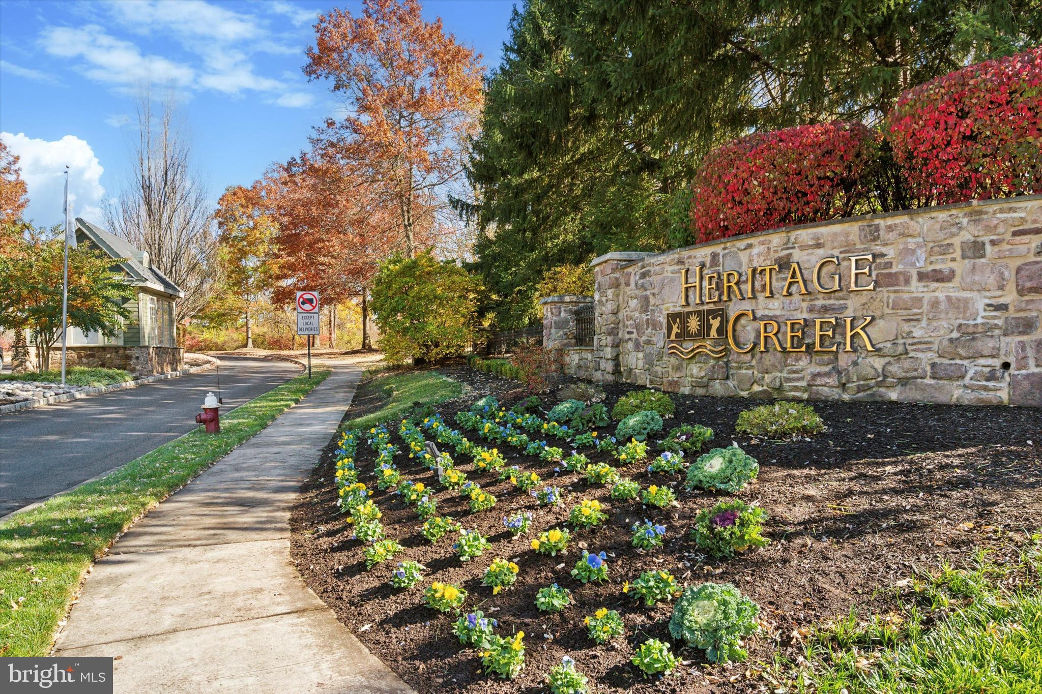 HERITAGE CR ESTS - Residential