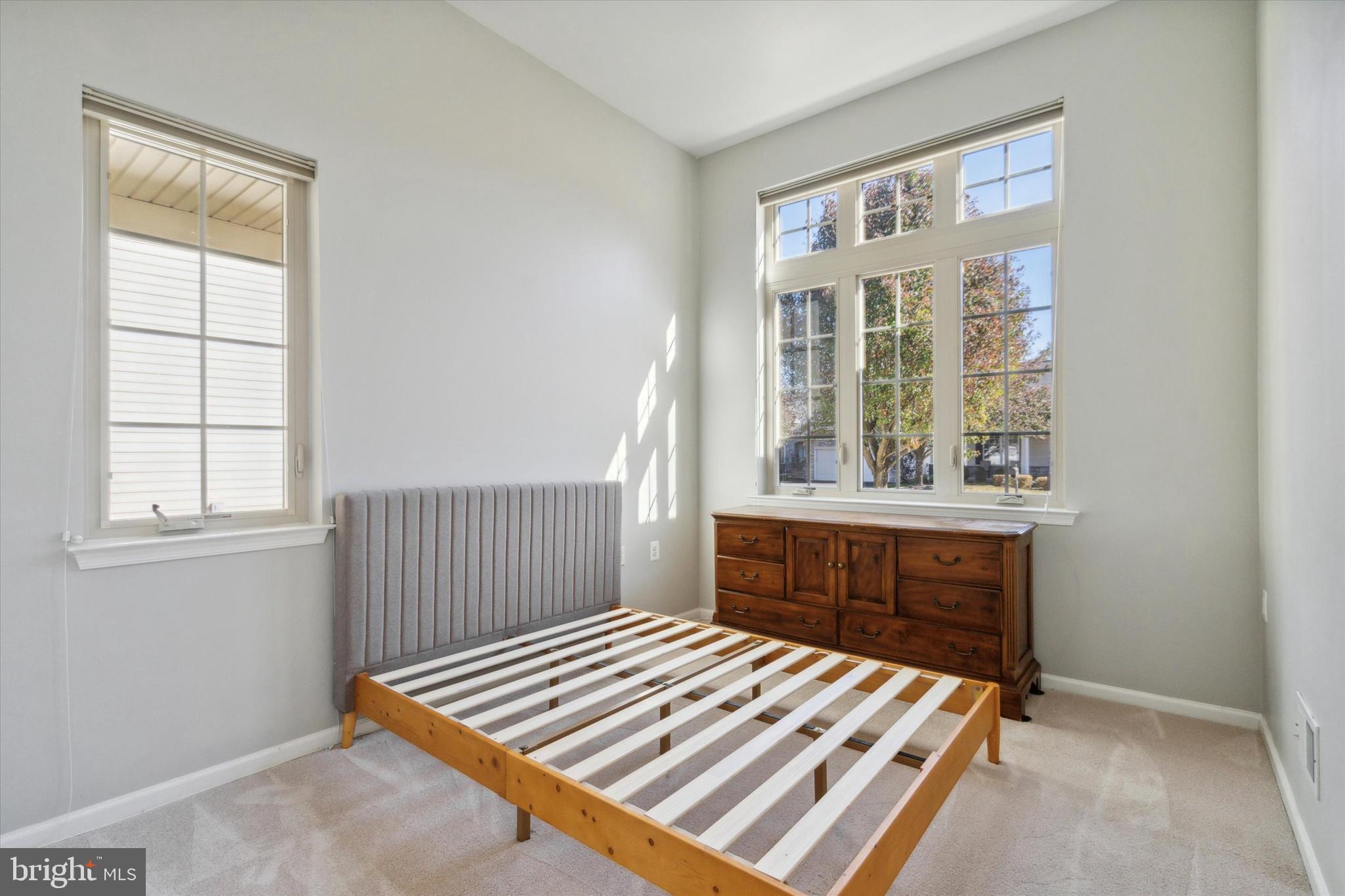 HERITAGE CR ESTS - Residential