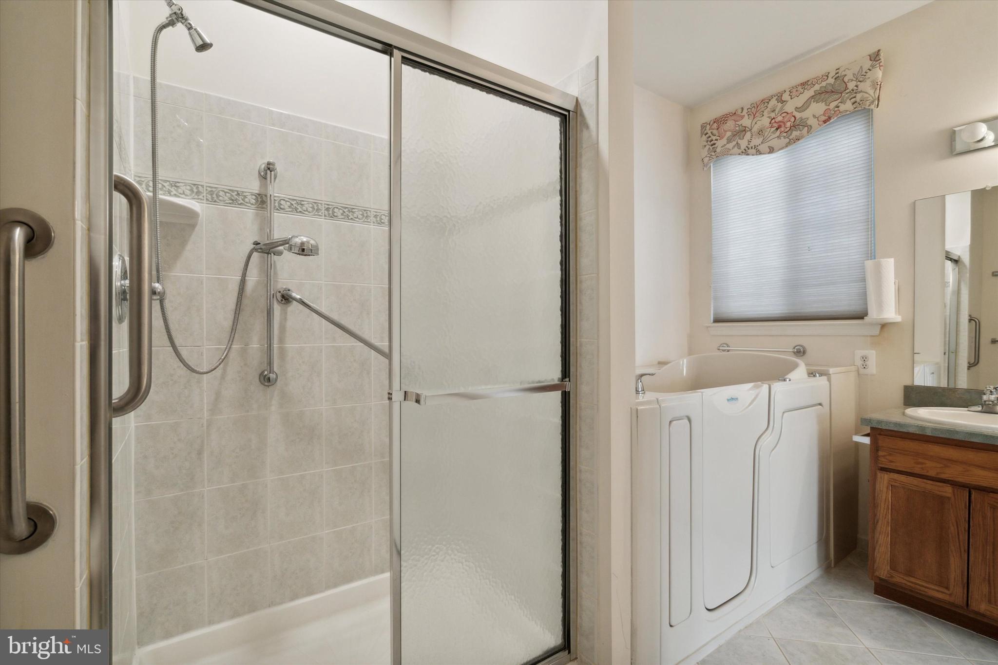 HERITAGE CR ESTS - Residential