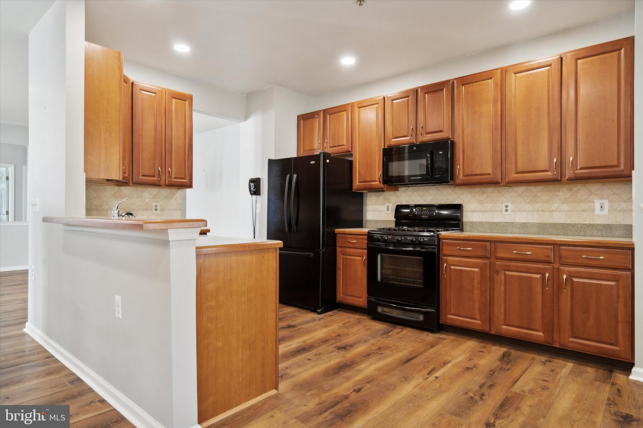 HERITAGE CR ESTS - Residential