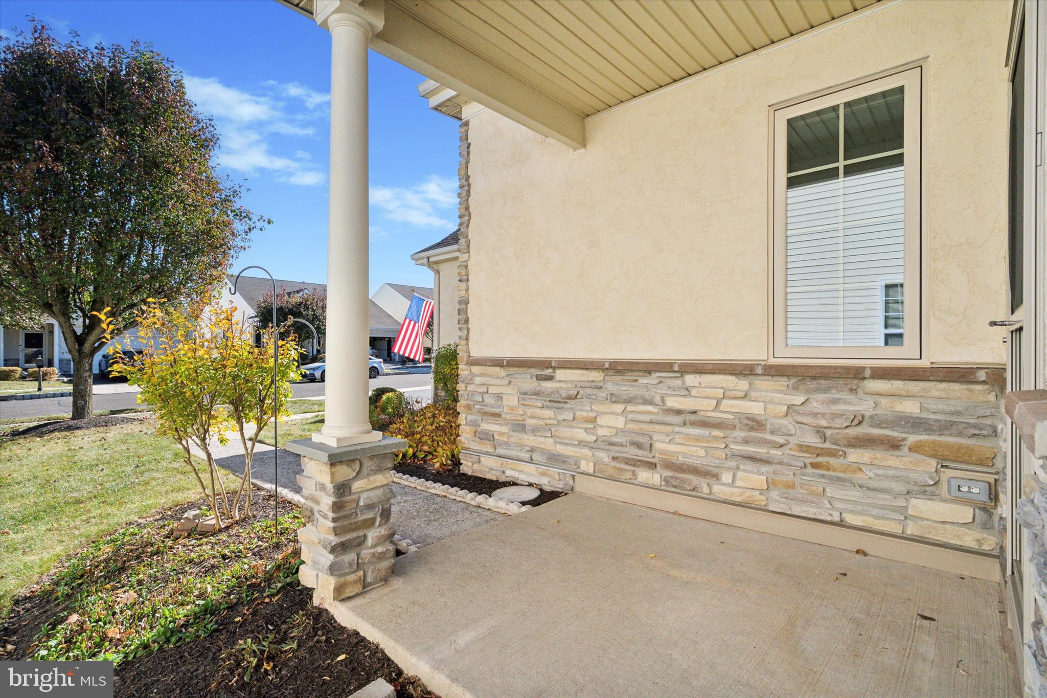 HERITAGE CR ESTS - Residential