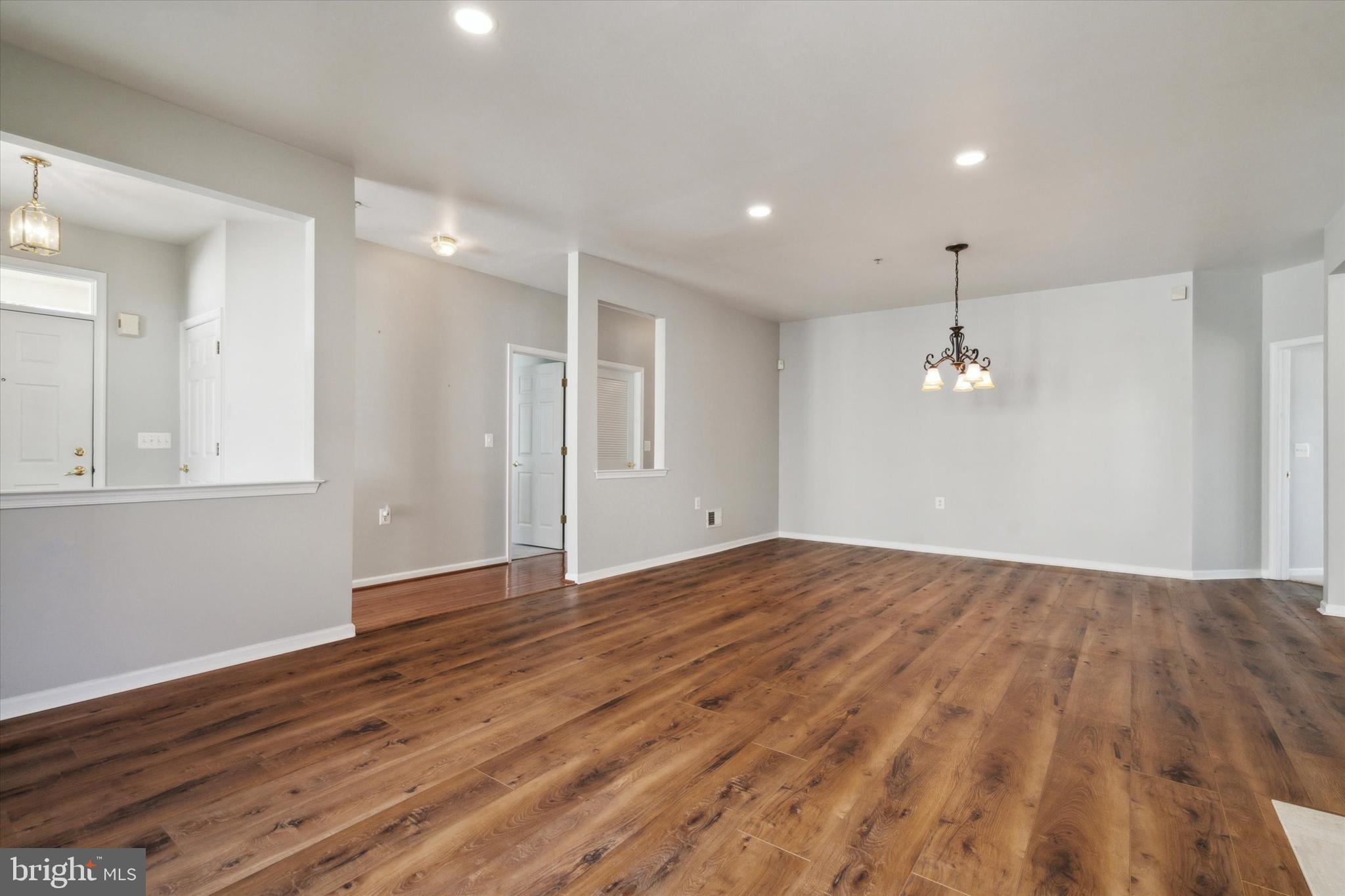 HERITAGE CR ESTS - Residential