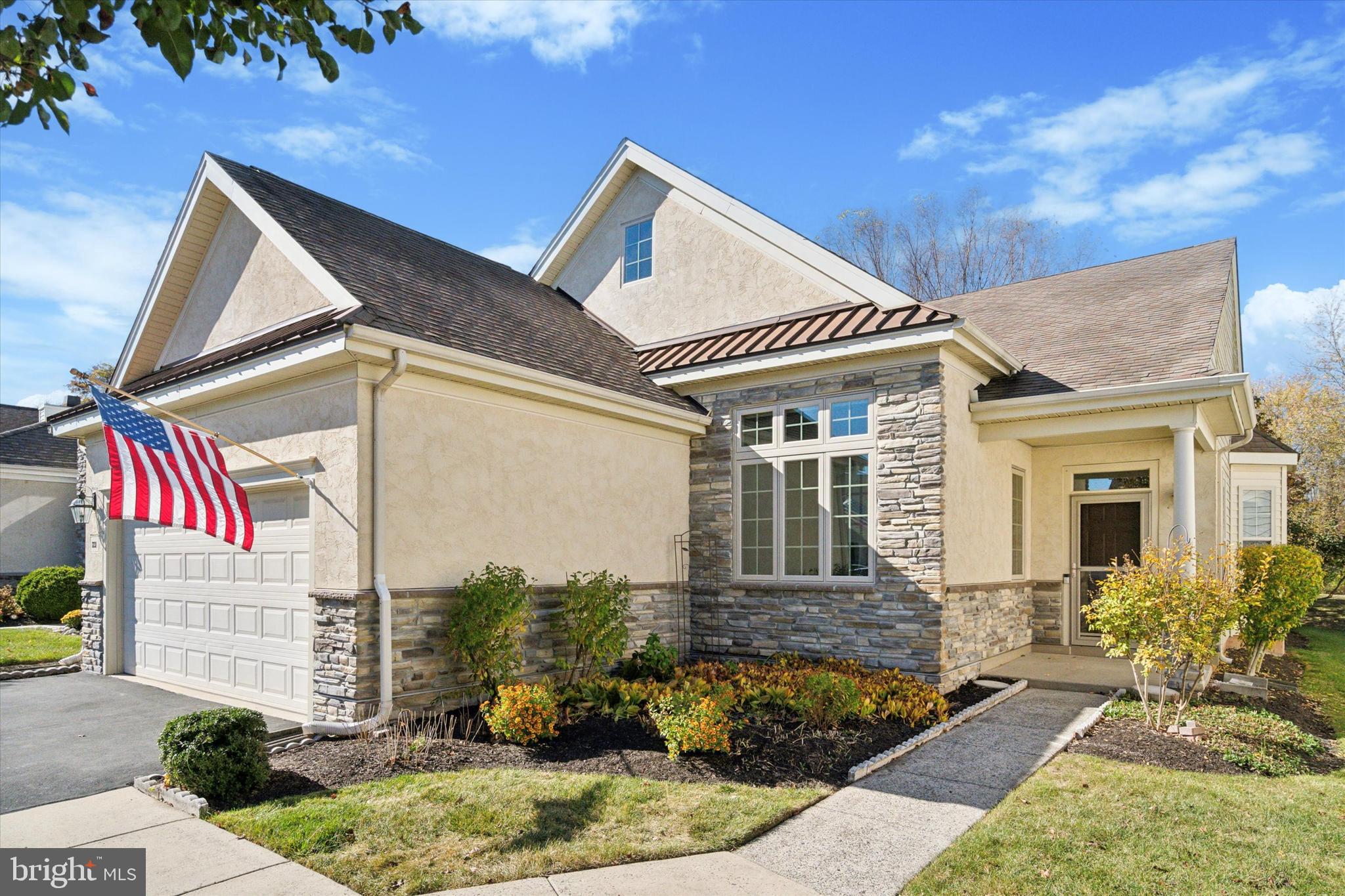 HERITAGE CR ESTS - Residential