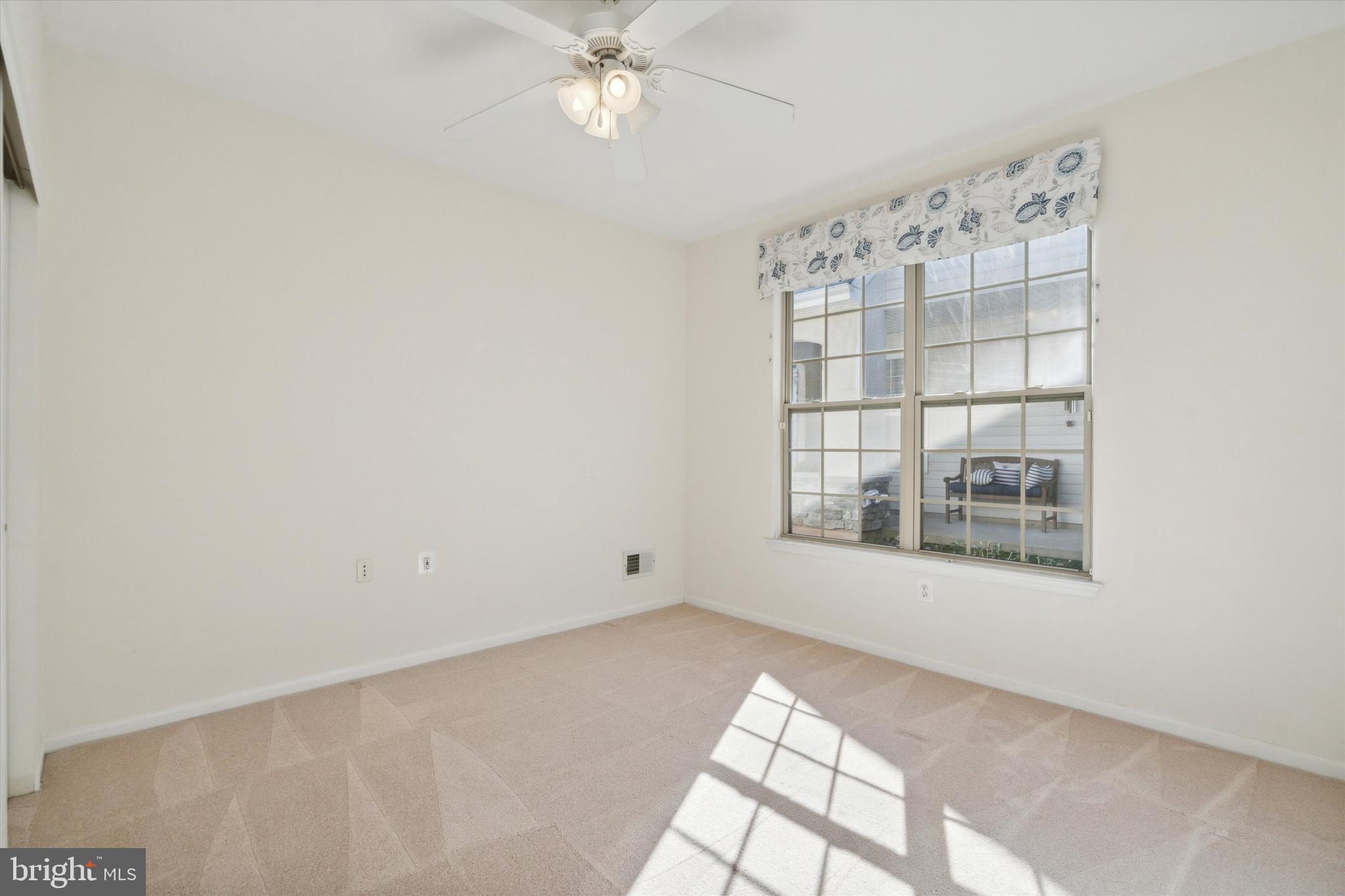 HERITAGE CR ESTS - Residential