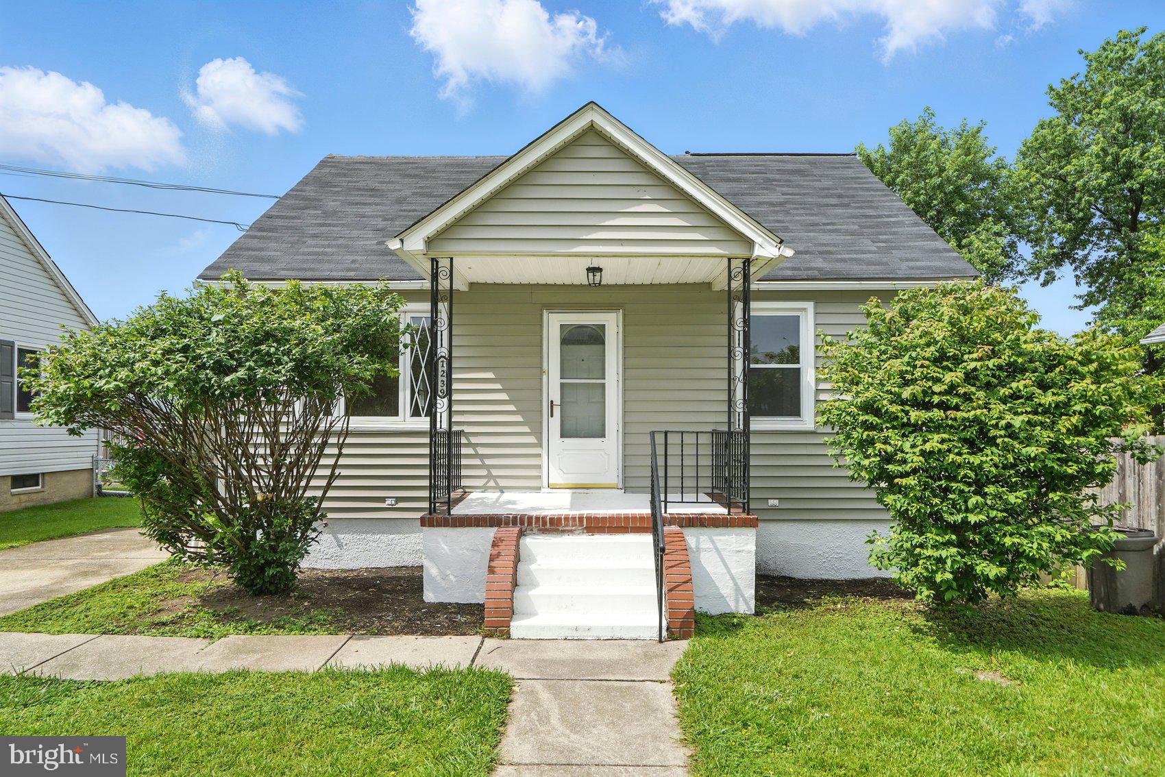 Wonderful remolded and updated single family house on quiet street. Large flat yard great for kids, pets and entertaining. Driveway for plenty of off street parking. Central air and radiant heat both recently updated. New roof , updated kitchen and bath!