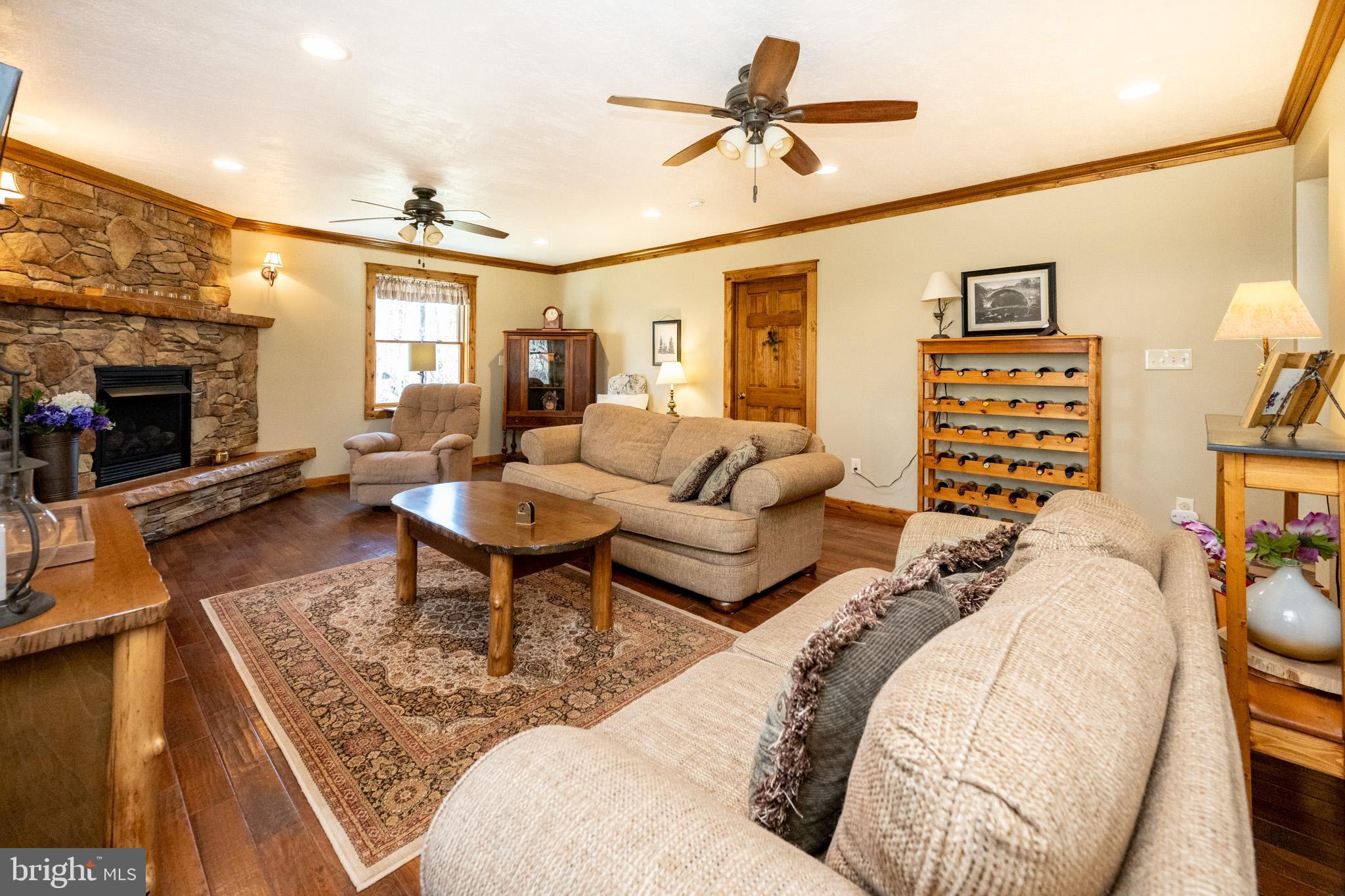 YOUGHIOUGHENY MOUNTAIN - Residential