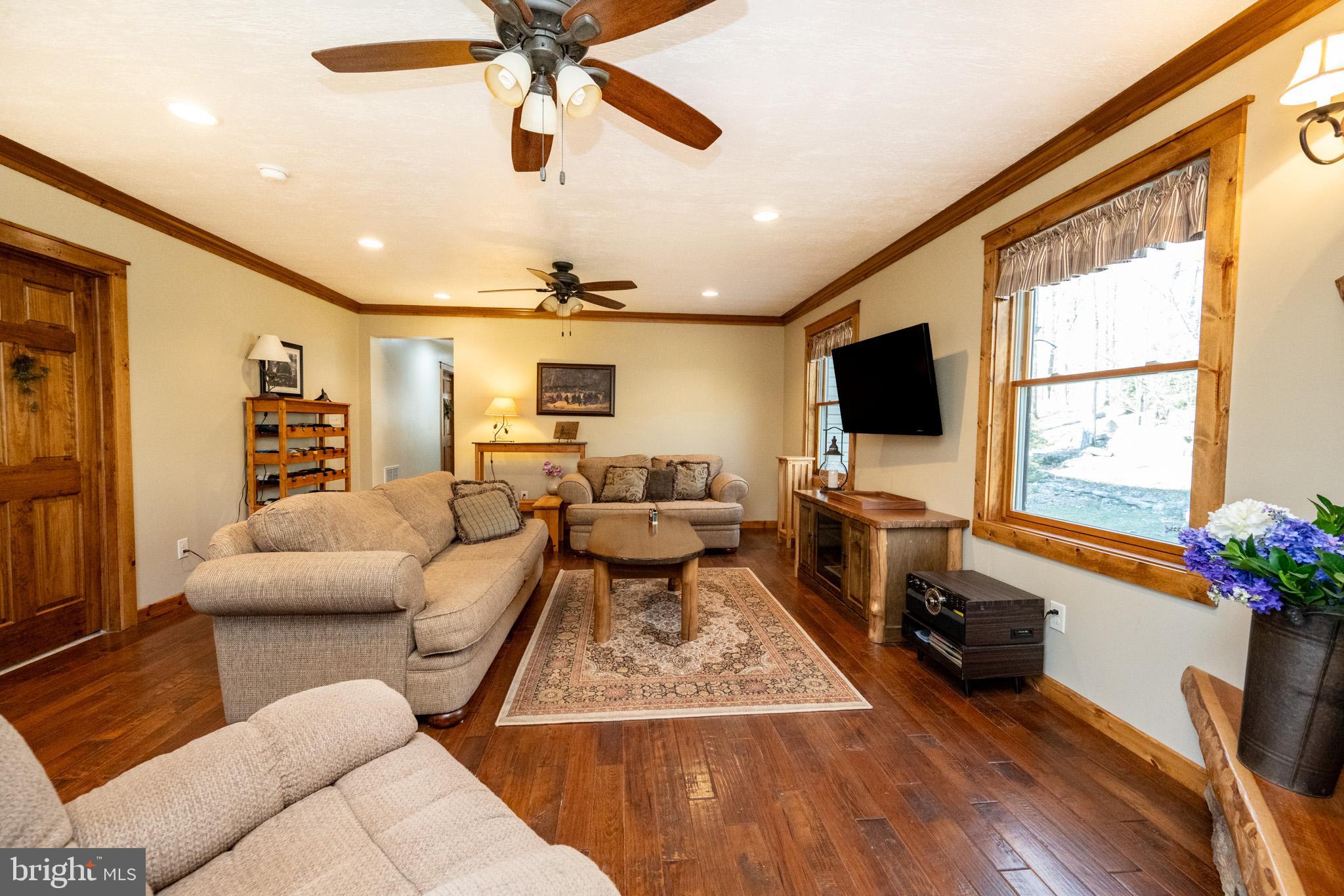 YOUGHIOUGHENY MOUNTAIN - Residential