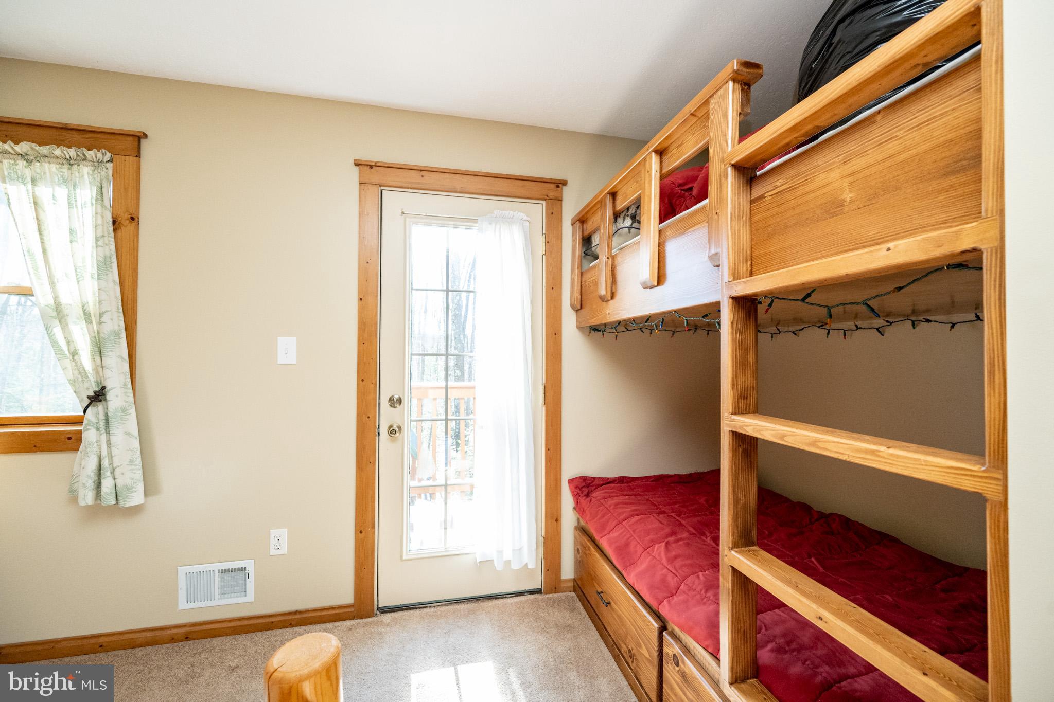 YOUGHIOUGHENY MOUNTAIN - Residential