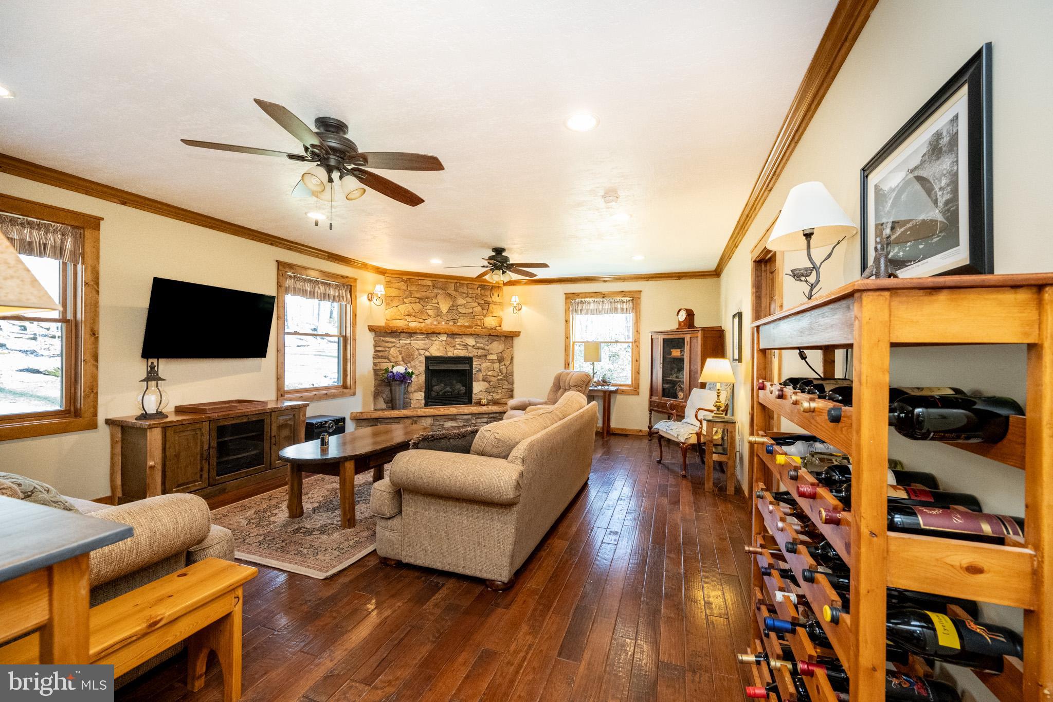 YOUGHIOUGHENY MOUNTAIN - Residential