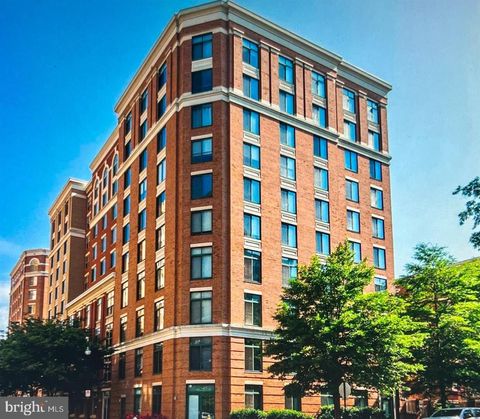 Photo of 1201 N Garfield Street #612, ARLINGTON, VA 22201 (MLS # VAAR2068894)