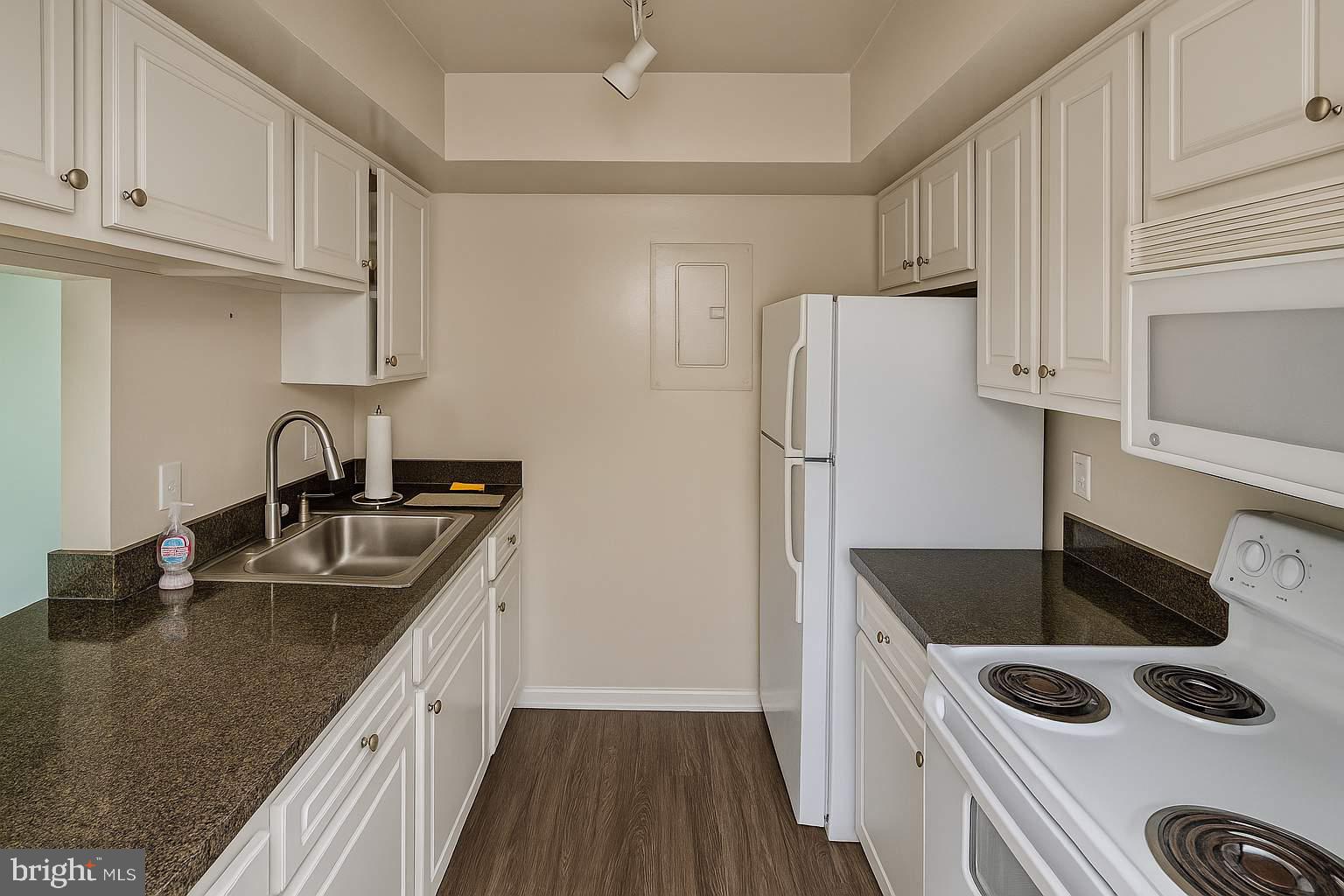 FLOWER HILL - Residential Lease