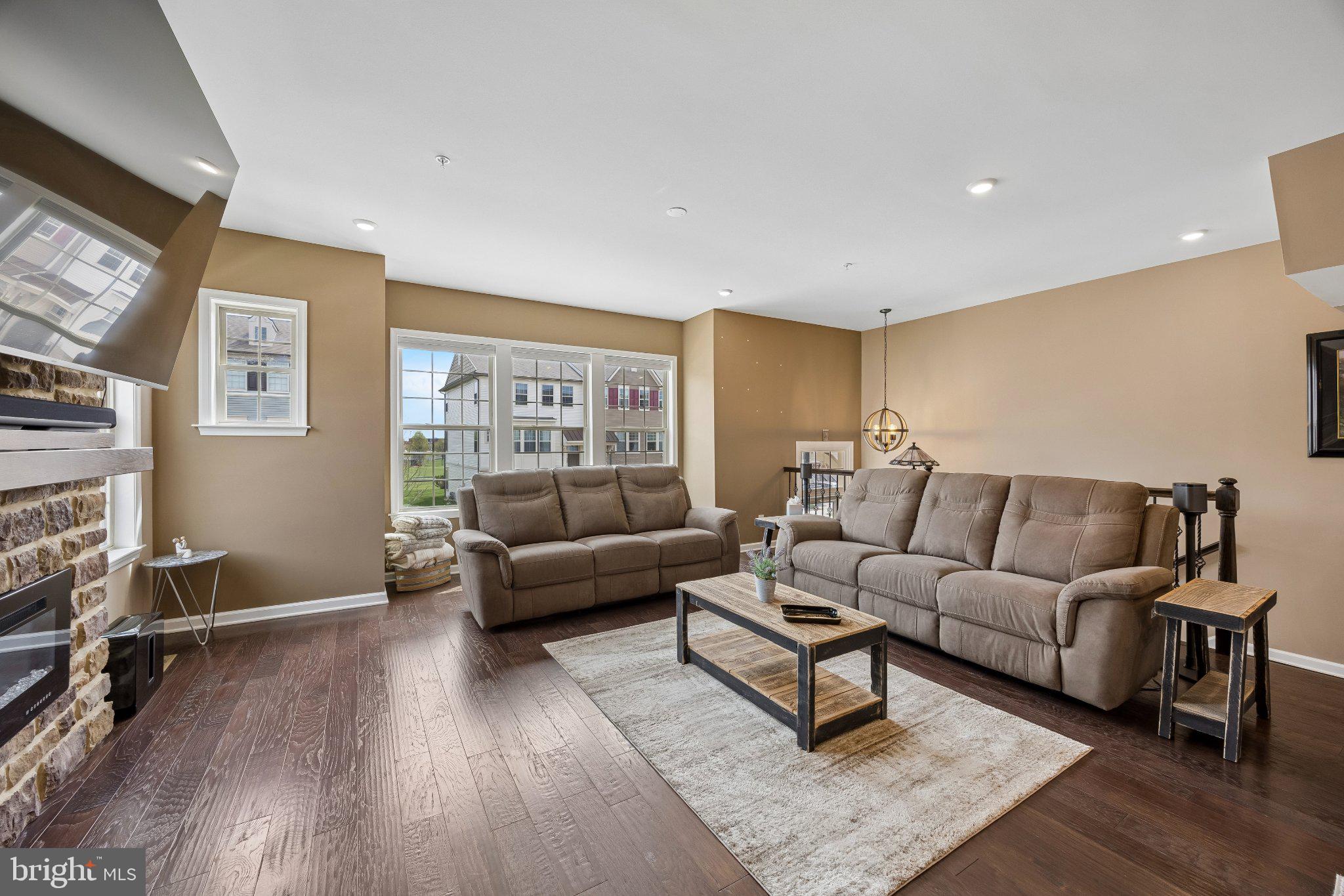 449 TALL OAKS DRIVE