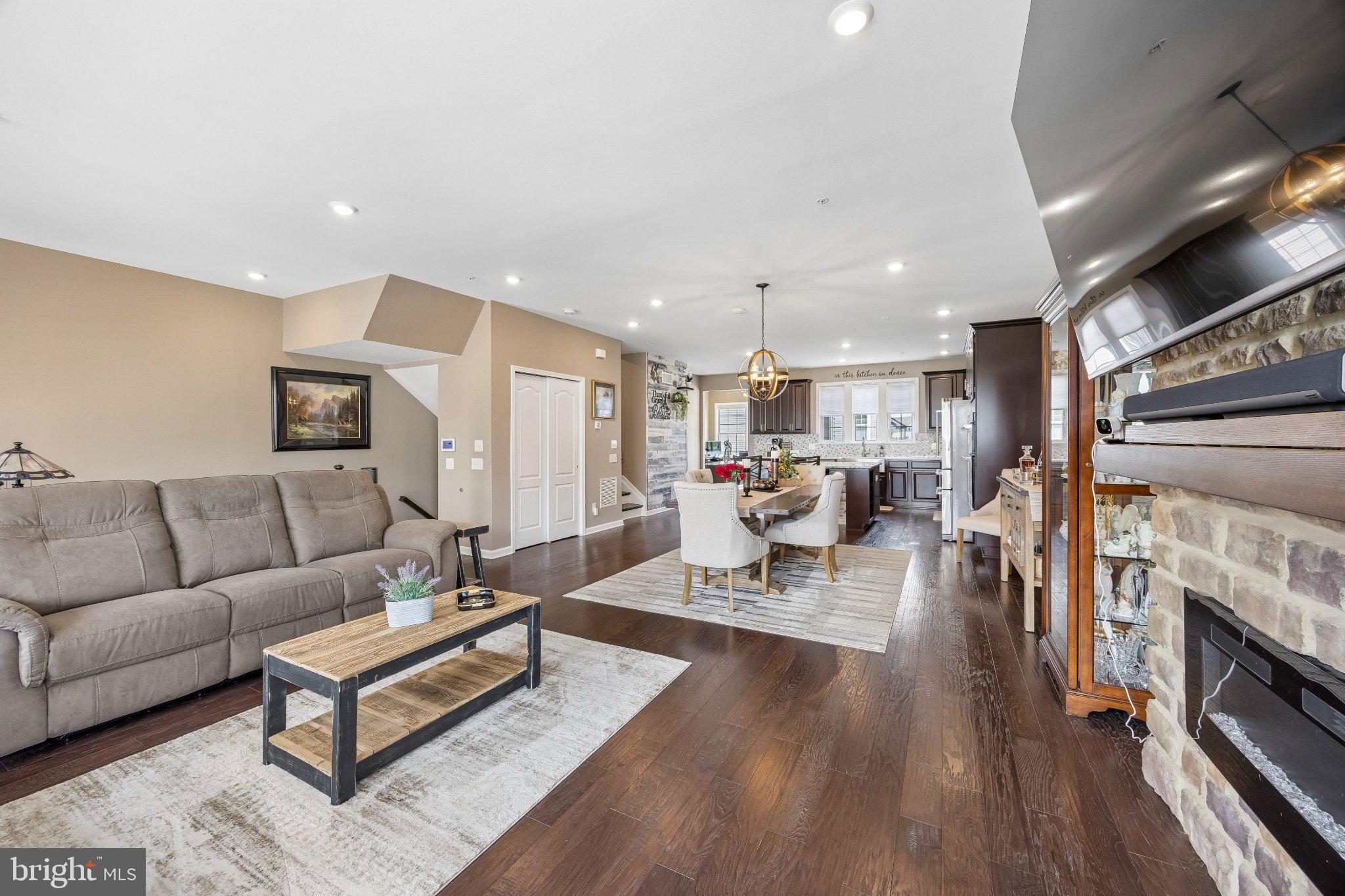 449 TALL OAKS DRIVE