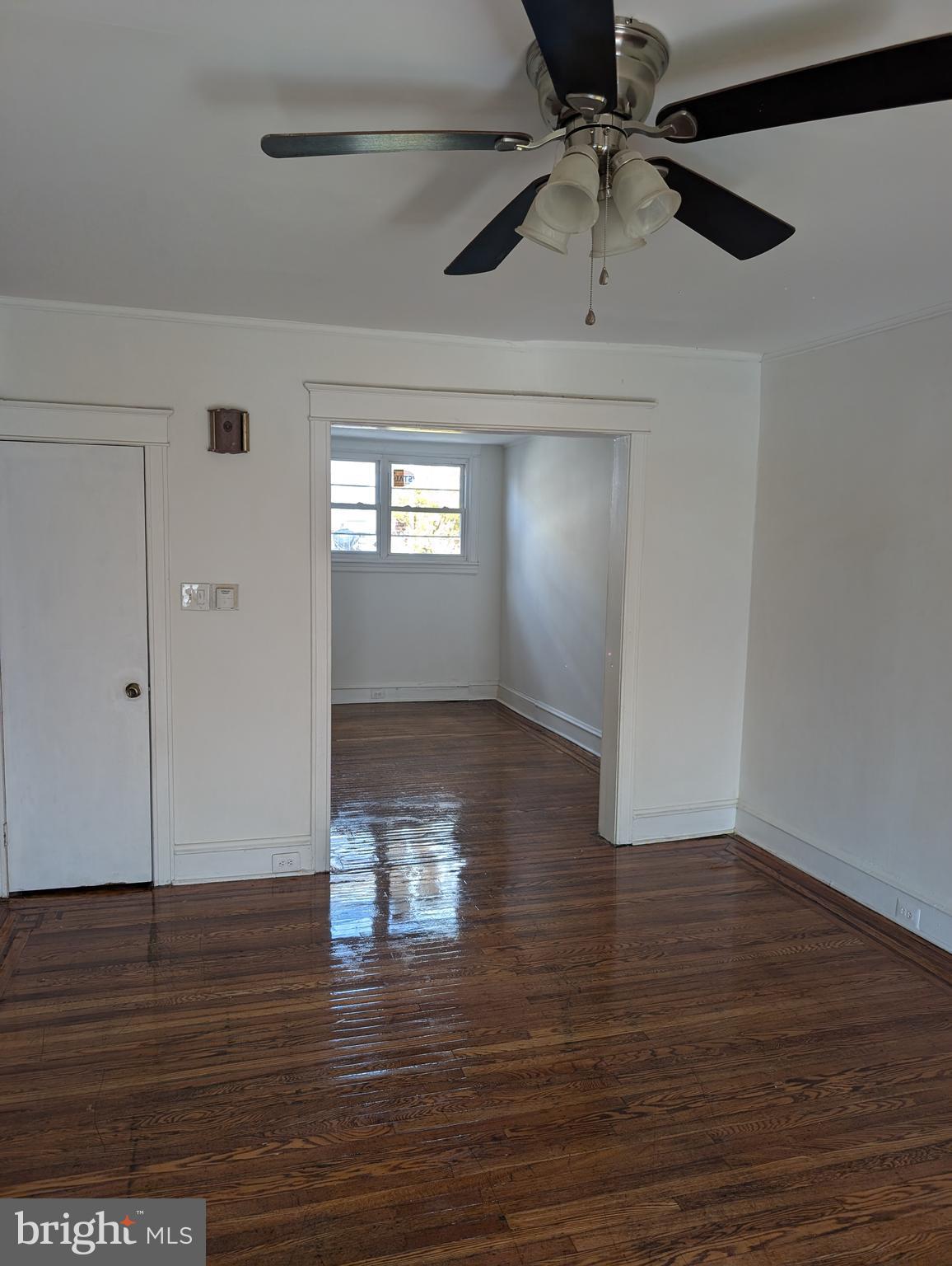 ELMWOOD PARK - Residential Lease