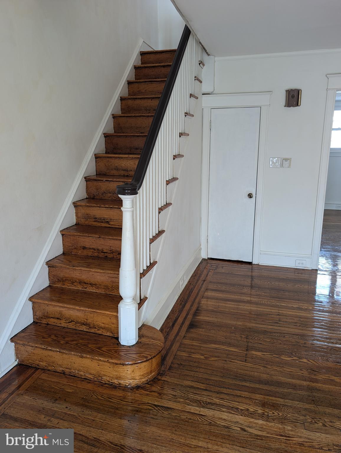 ELMWOOD PARK - Residential Lease