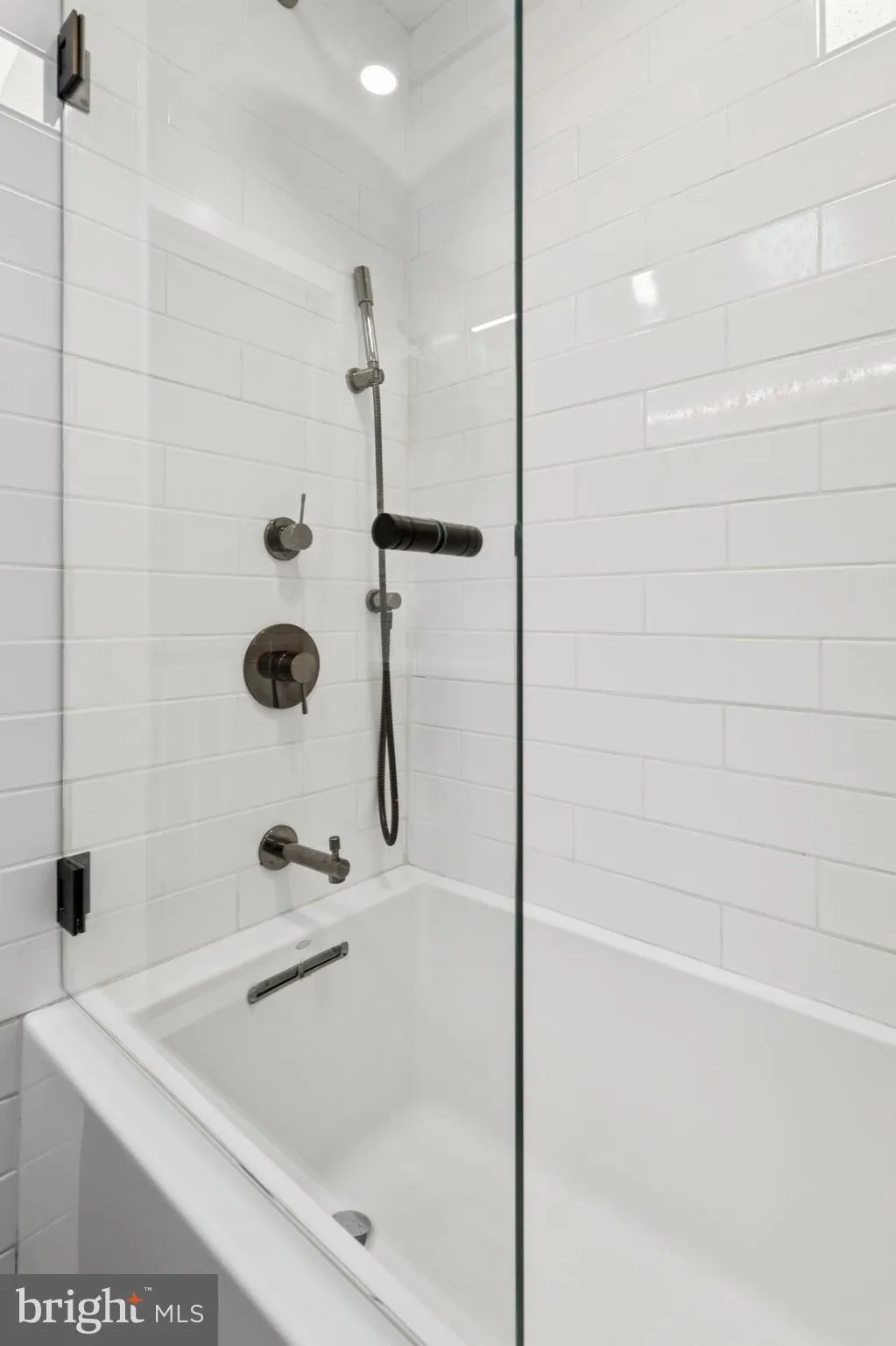 Philadelphia, Pennsylvania 19148, United States, 3 Bedrooms Bedrooms, ,2 BathroomsBathrooms,Residential,Contingent,114798