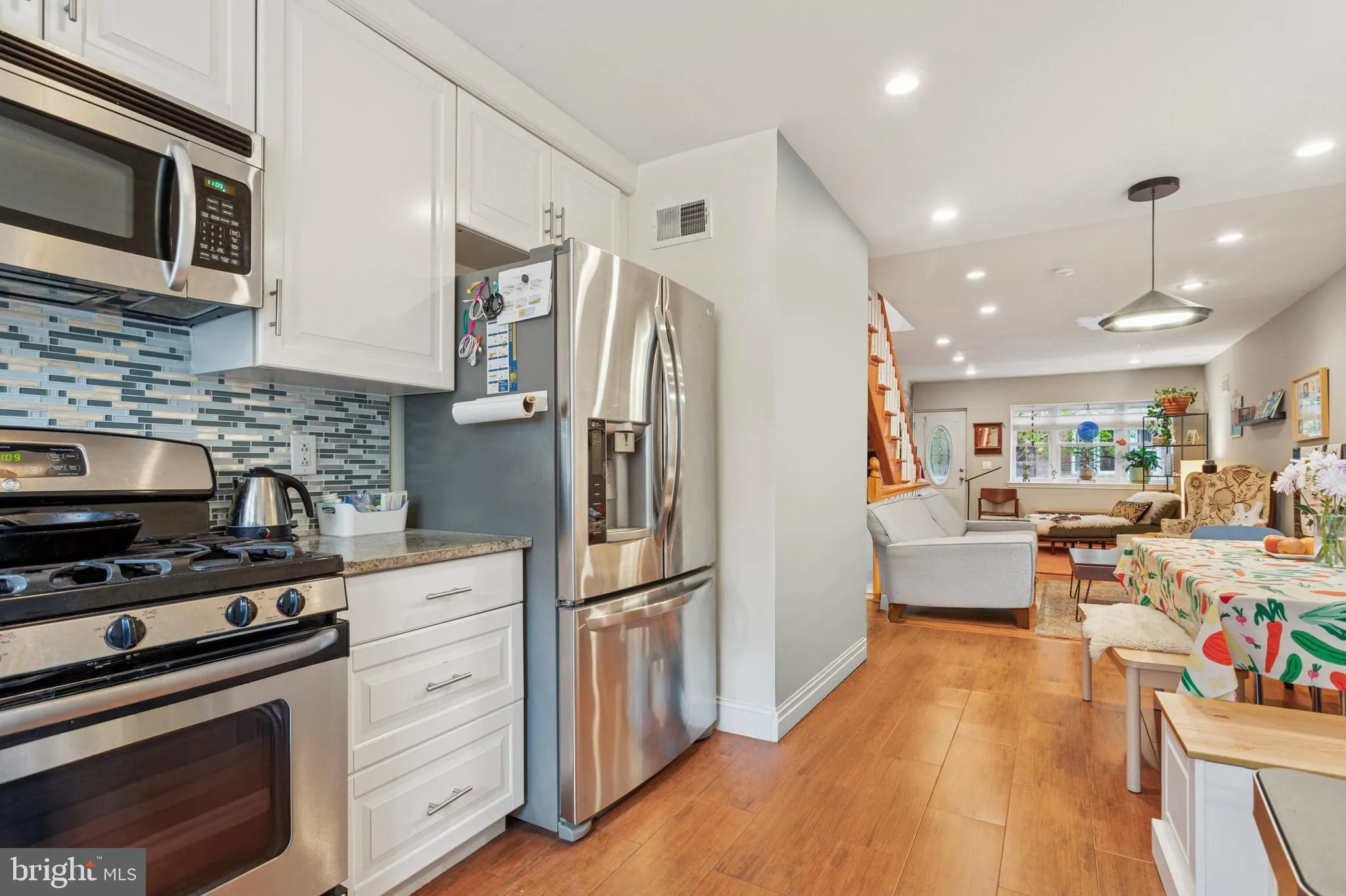 Philadelphia, Pennsylvania 19148, United States, 3 Bedrooms Bedrooms, ,2 BathroomsBathrooms,Residential,Contingent,114798