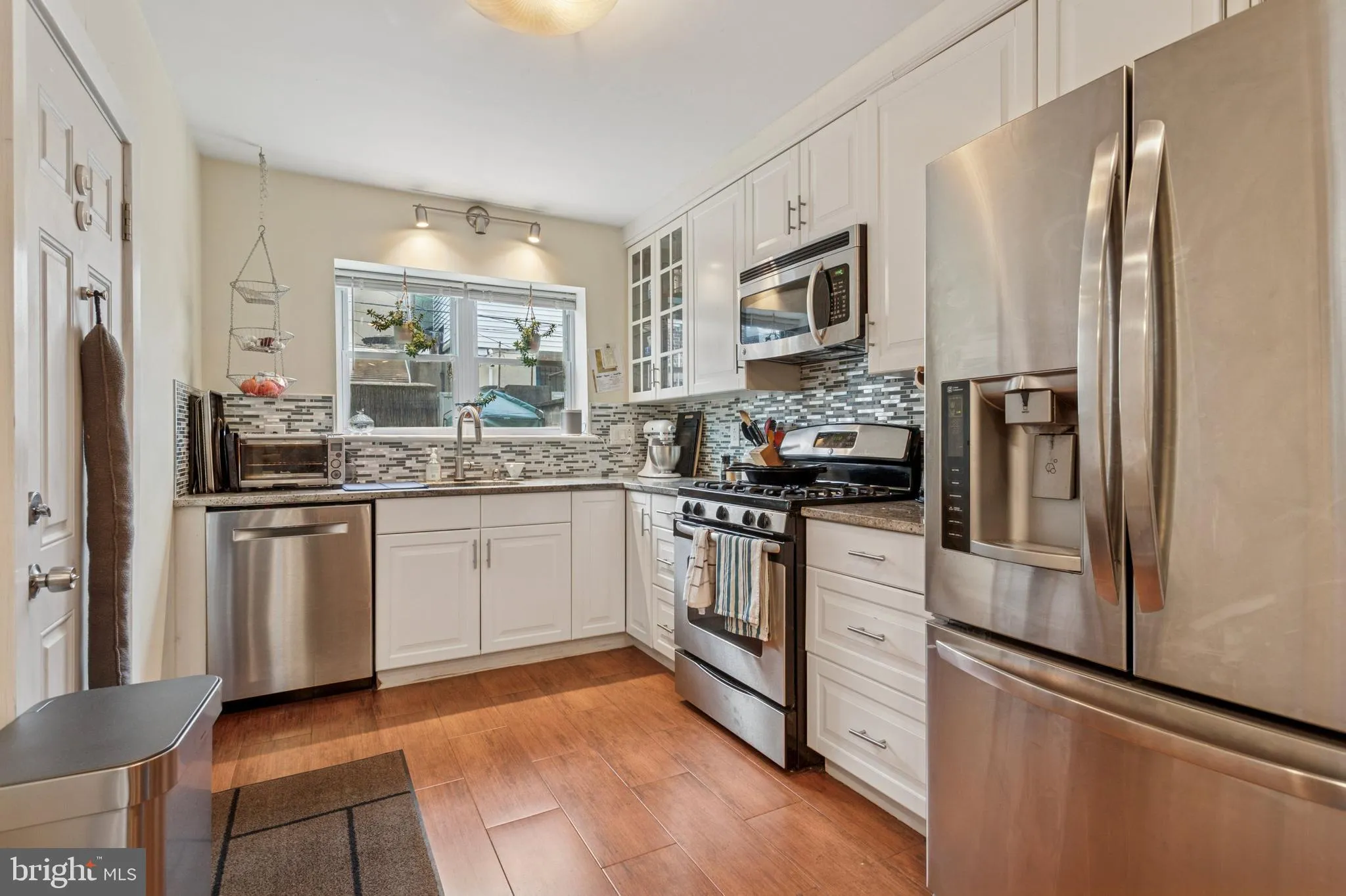 Philadelphia, Pennsylvania 19148, United States, 3 Bedrooms Bedrooms, ,2 BathroomsBathrooms,Residential,Contingent,114798