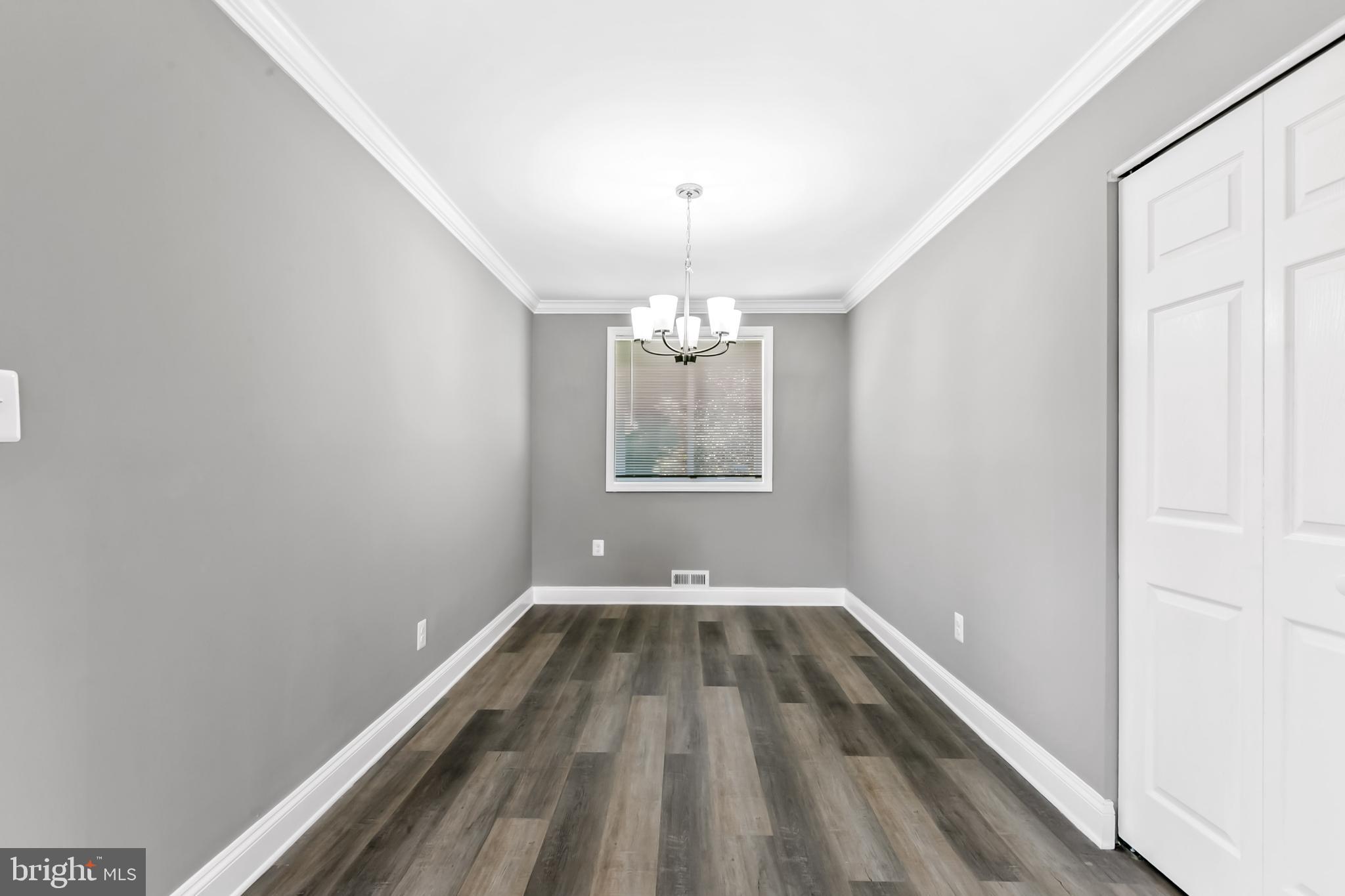 WINDSOR MILL - Residential