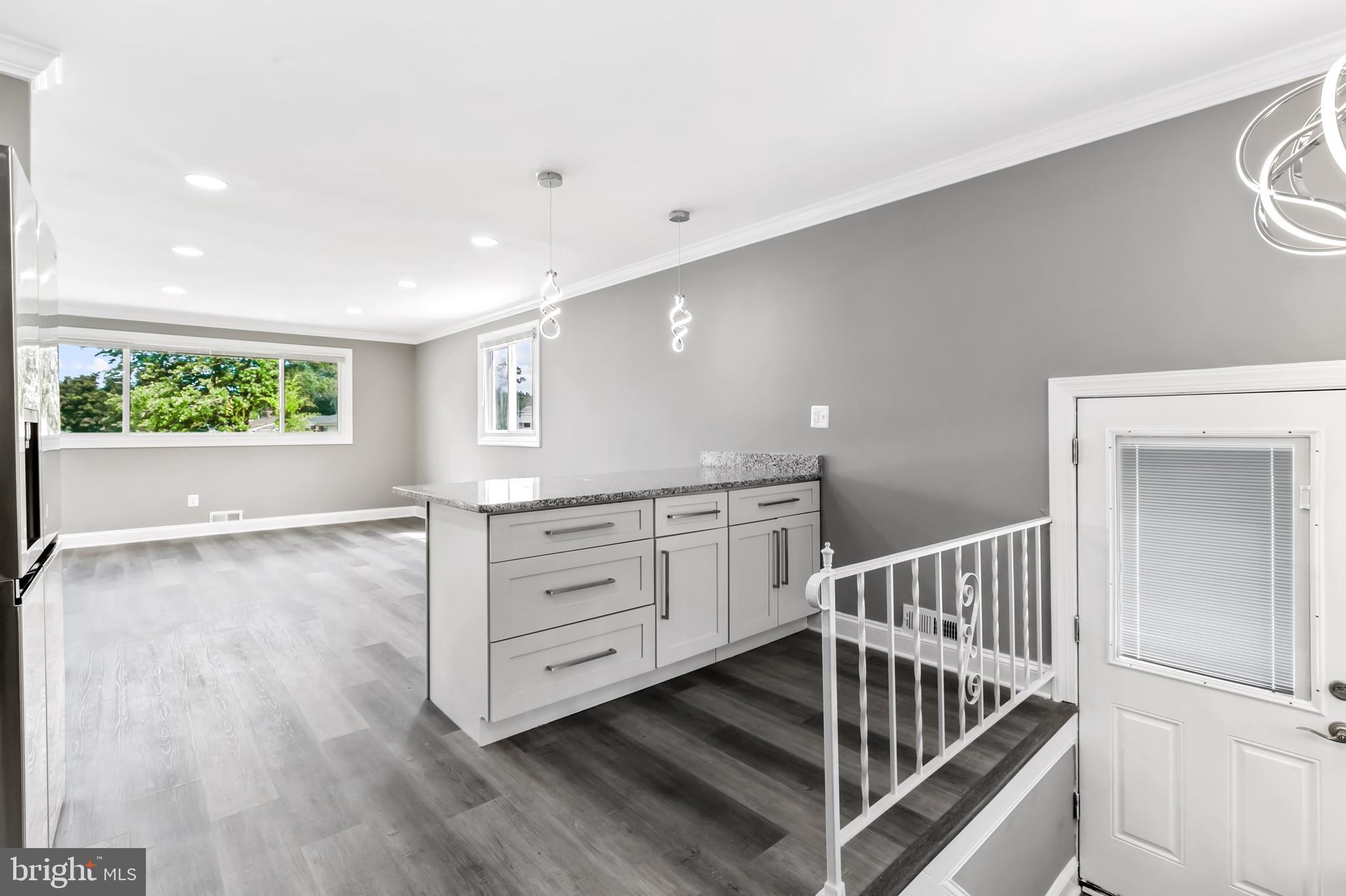 WINDSOR MILL - Residential