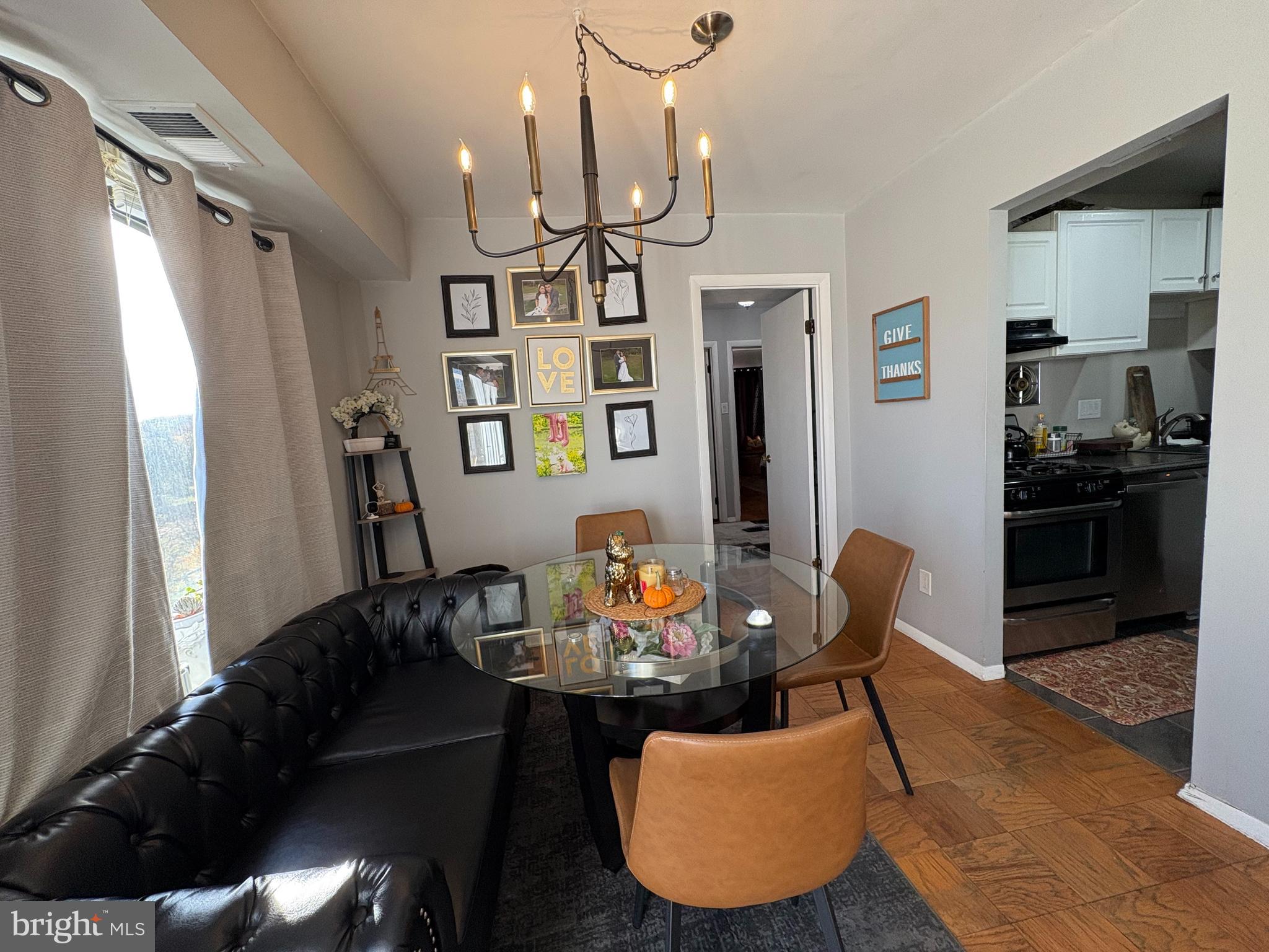 COUNTRY CLUB GREEN - Residential Lease