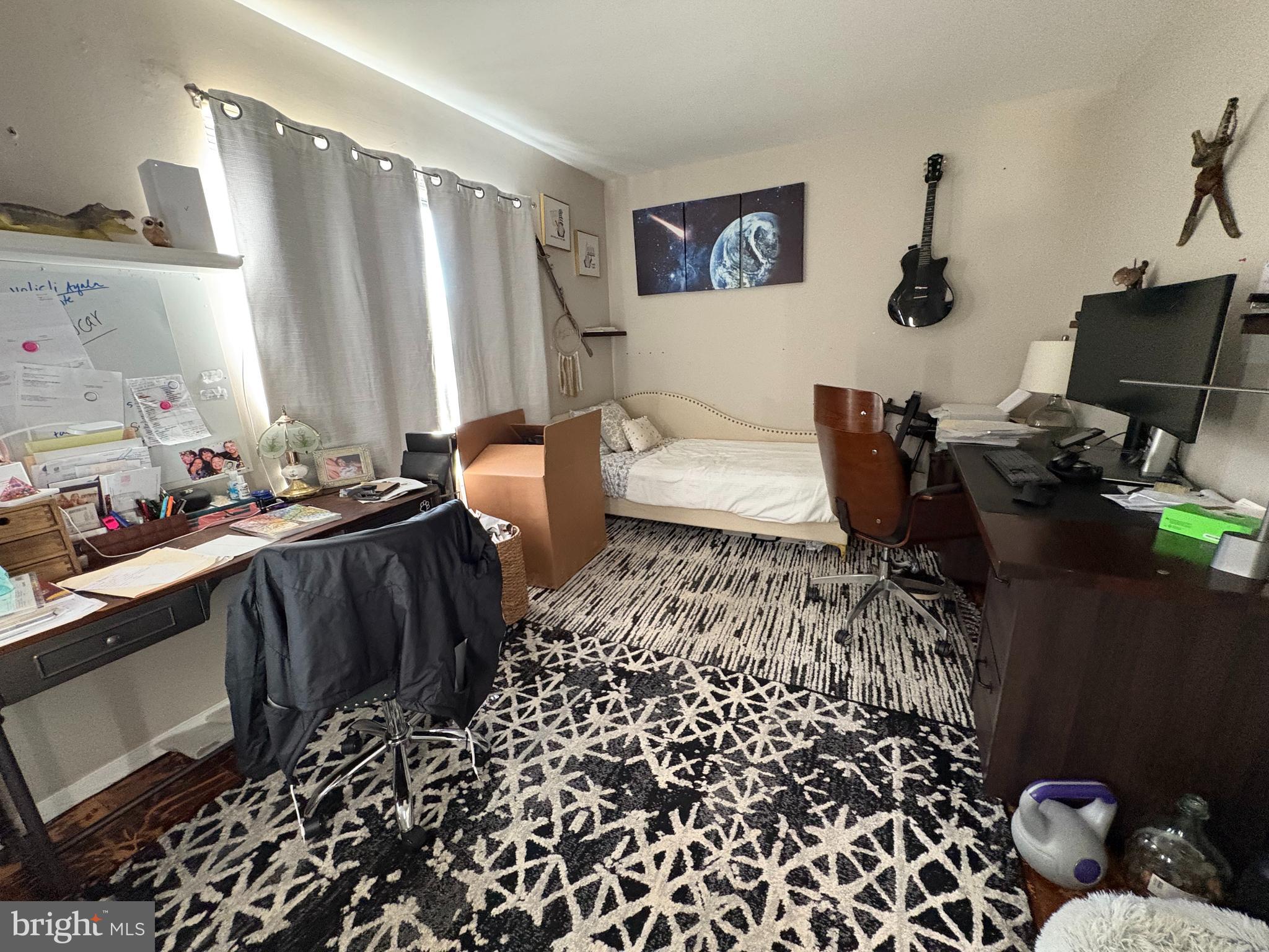 COUNTRY CLUB GREEN - Residential Lease