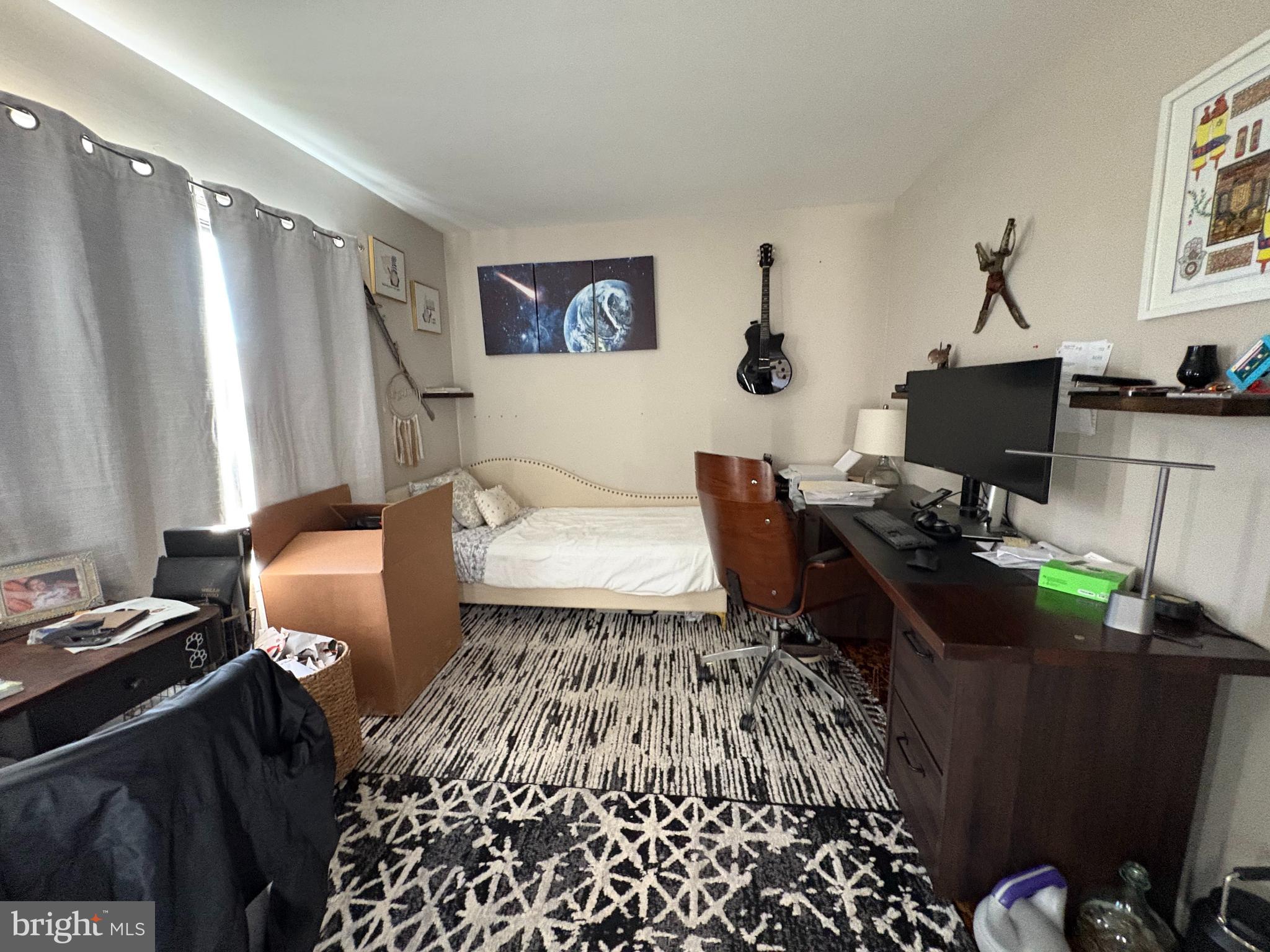 COUNTRY CLUB GREEN - Residential Lease