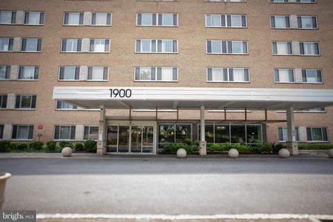 Photo of 1900 Lyttonsville Road #514, SILVER SPRING, MD 20910 (MLS # MDMC2231534)
