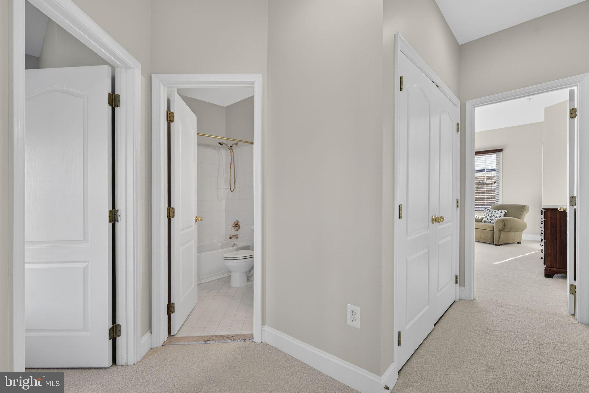 RIVER CREEK - Residential Lease