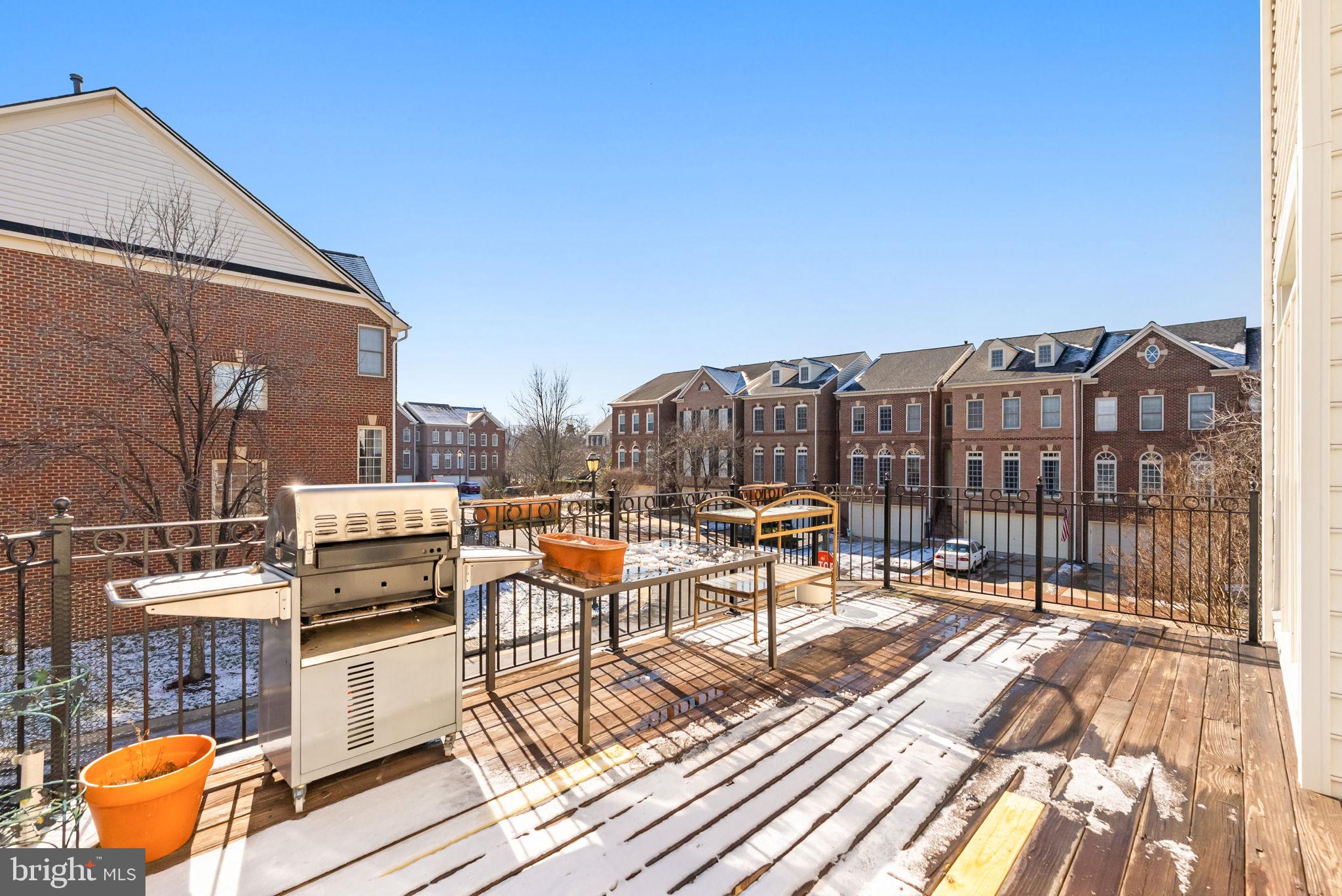 RIVER CREEK - Residential Lease