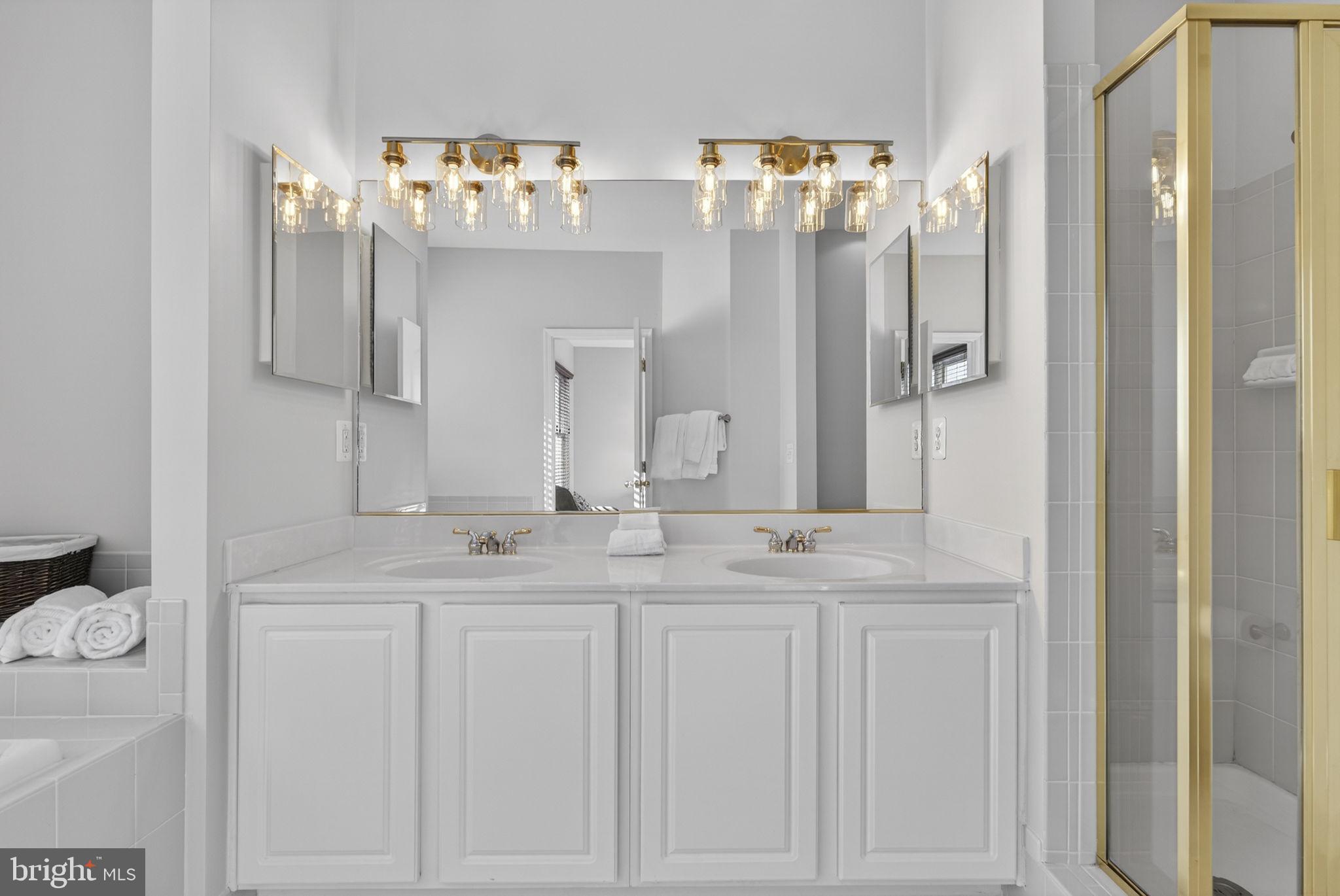 RIVER CREEK - Residential Lease