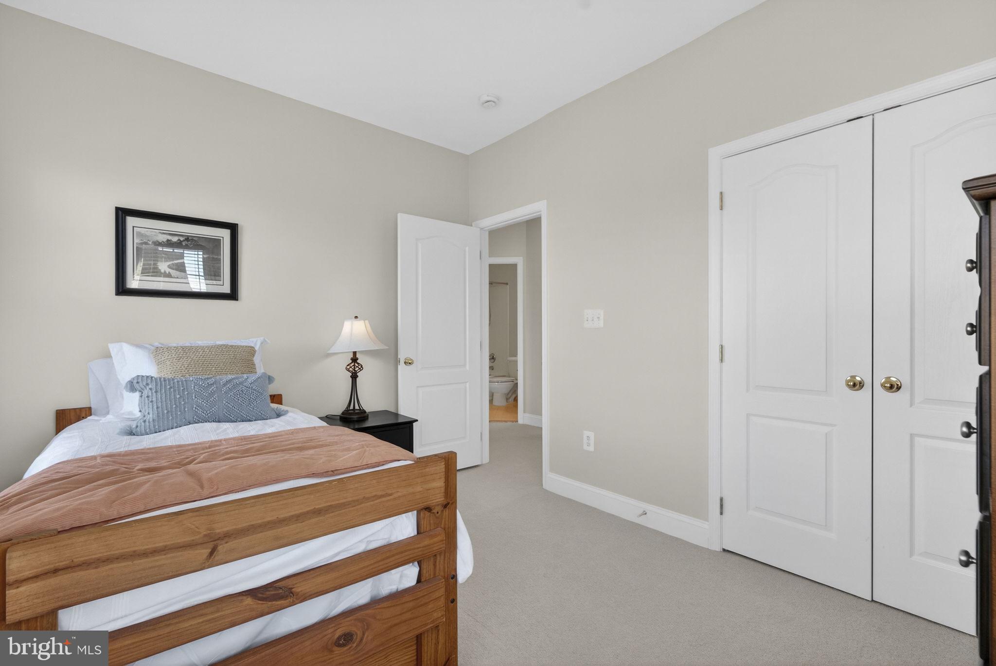 RIVER CREEK - Residential Lease