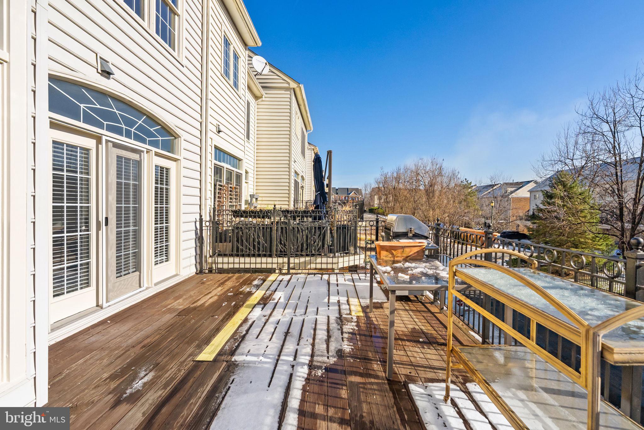 RIVER CREEK - Residential Lease