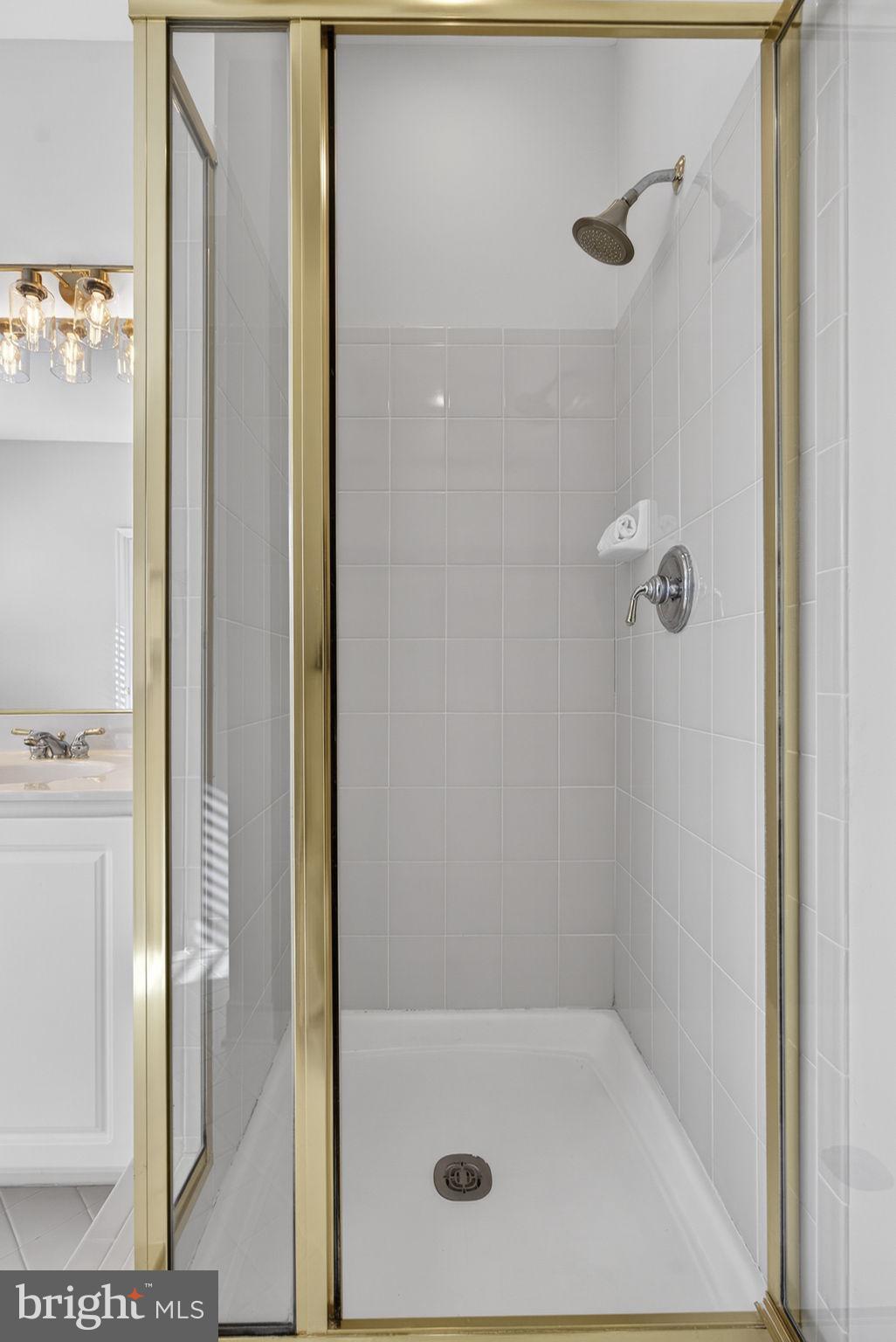 RIVER CREEK - Residential Lease