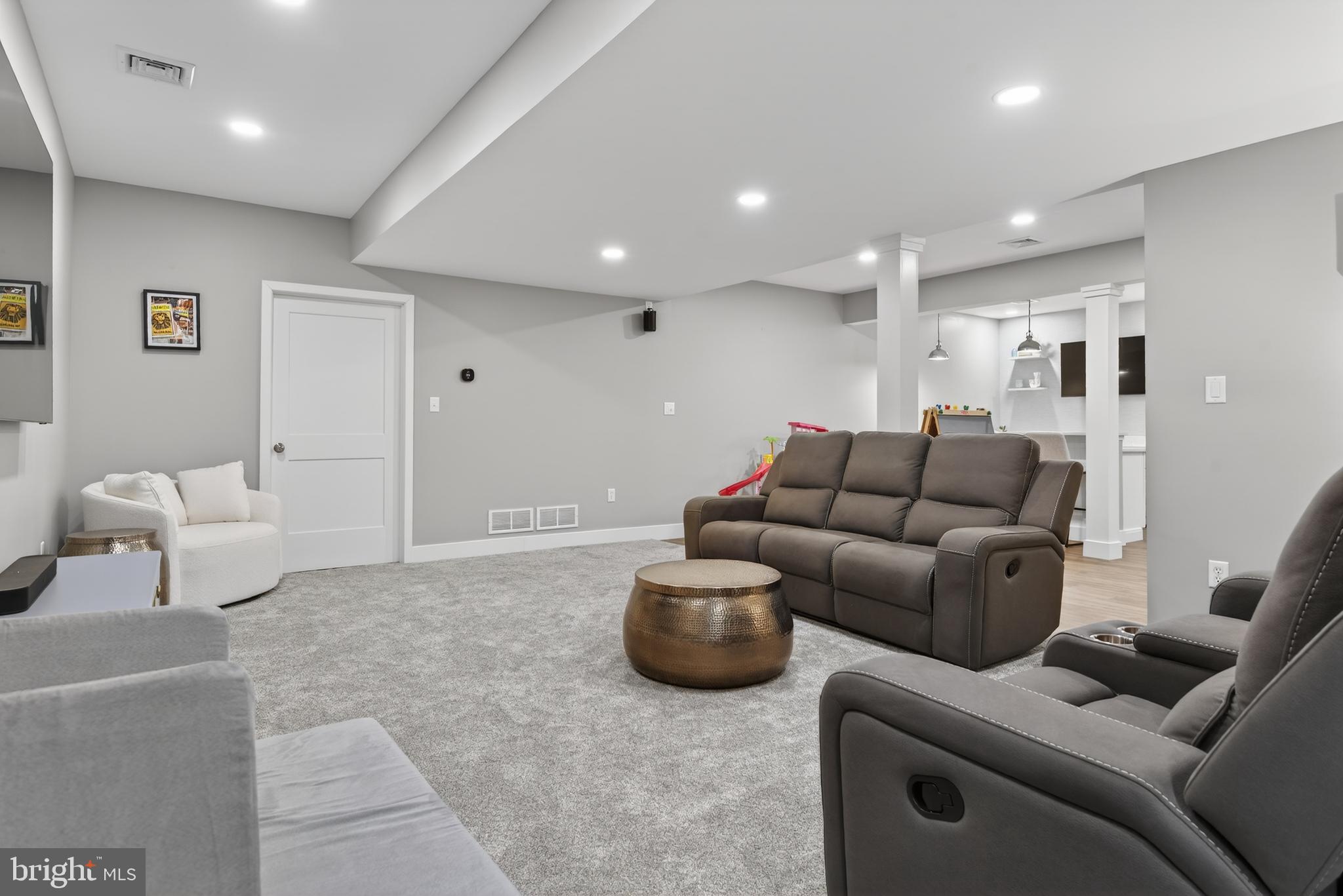 WILSHIRE ESTATES - Residential