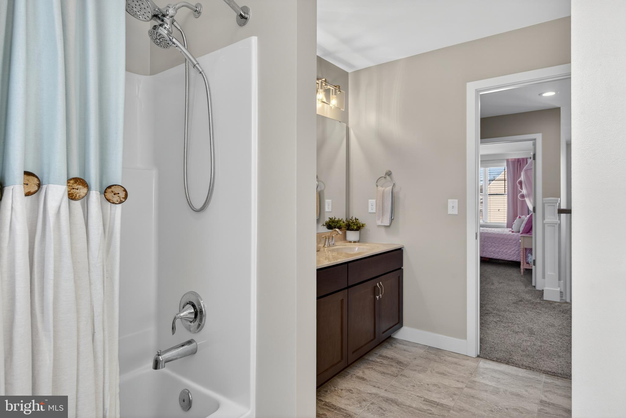 WILSHIRE ESTATES - Residential