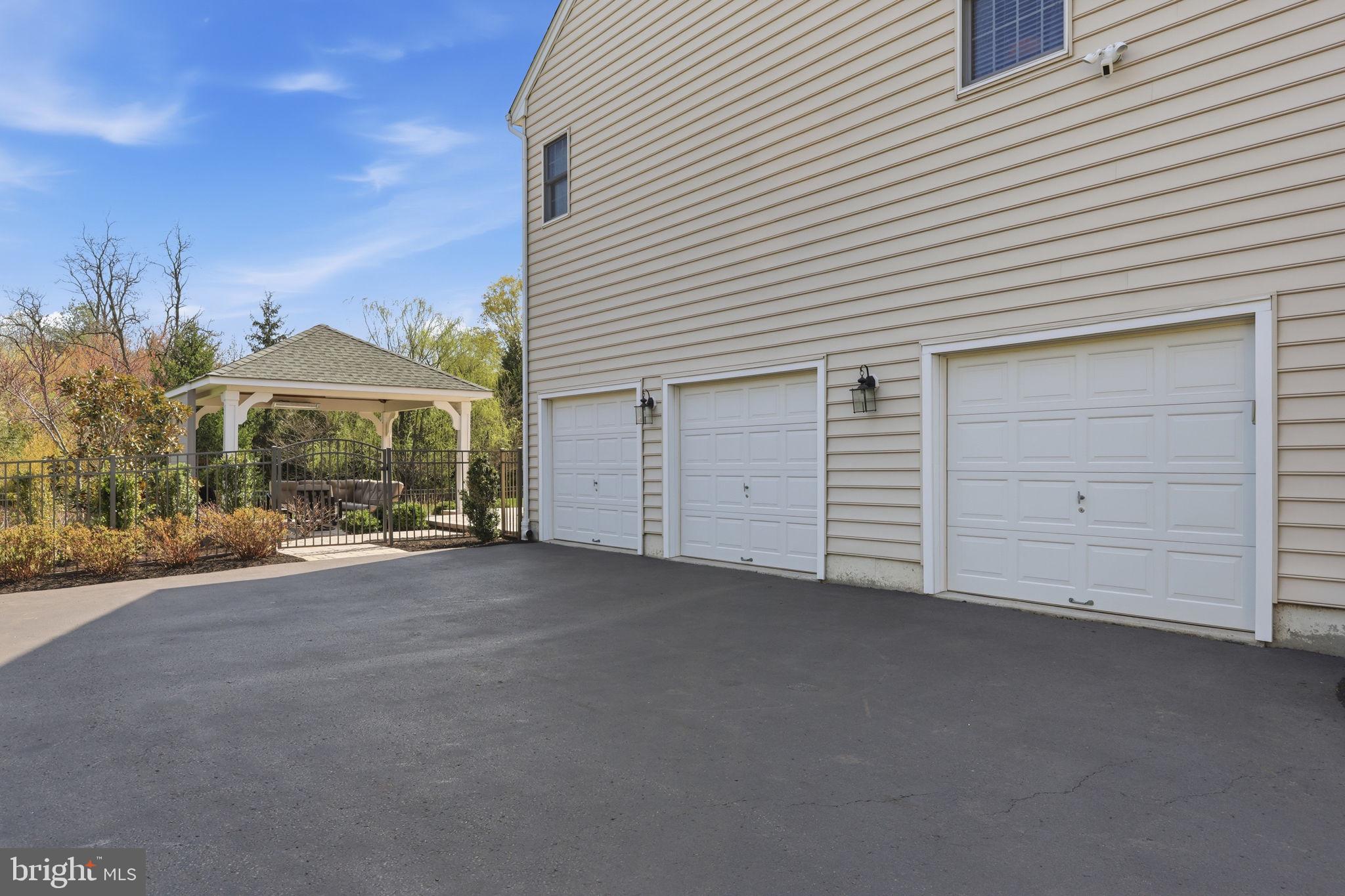 FOXHALL ESTATES - Residential