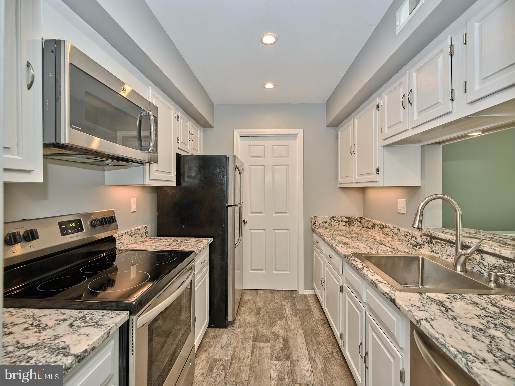 YORKSHIRE MDWS - Residential Lease