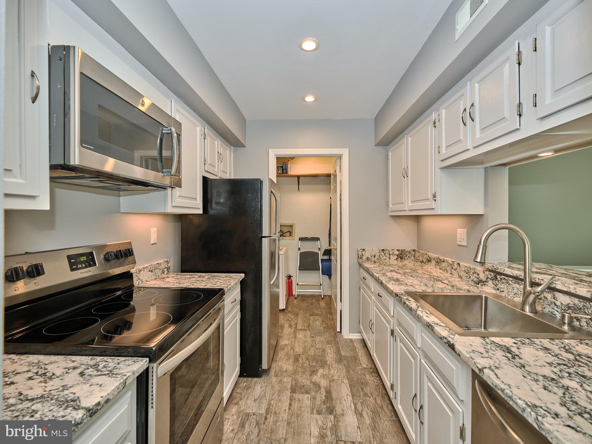 YORKSHIRE MDWS - Residential Lease