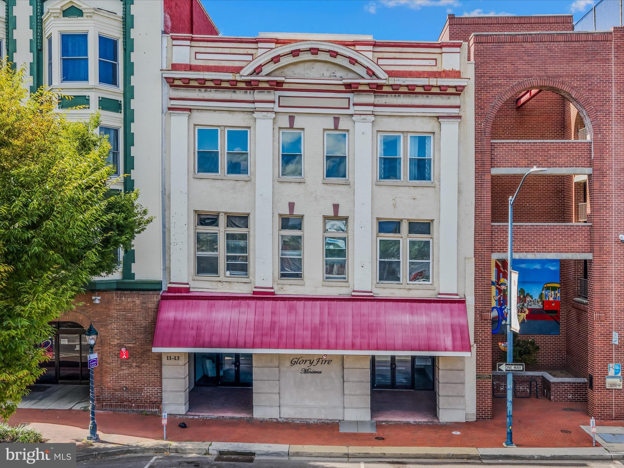 GREAT INVESTMENT OPPORTUNITY -PRIME DOWNTOWN LOCATION! COMMERCIAL BUILDING FOR SALE-38' of FRONTAGE ON N POTOMAC- Fully renovated double commercial space (can easily be divided into 2 commercial spaces) with 3 separate residential apartments- and the space to add more! Building boosts over 14,000 sq ft per tax record! 1 Active lease on 1 apartment- 8 private parking spaces in rear of building as well as city parking across the street & city public parking garage next to building. Zoned City Center Mixed-Use (CCMU)