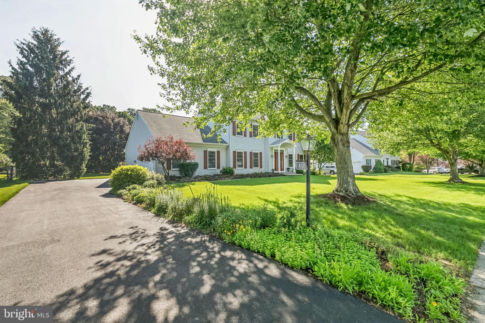 440 CREEKSIDE DRIVE