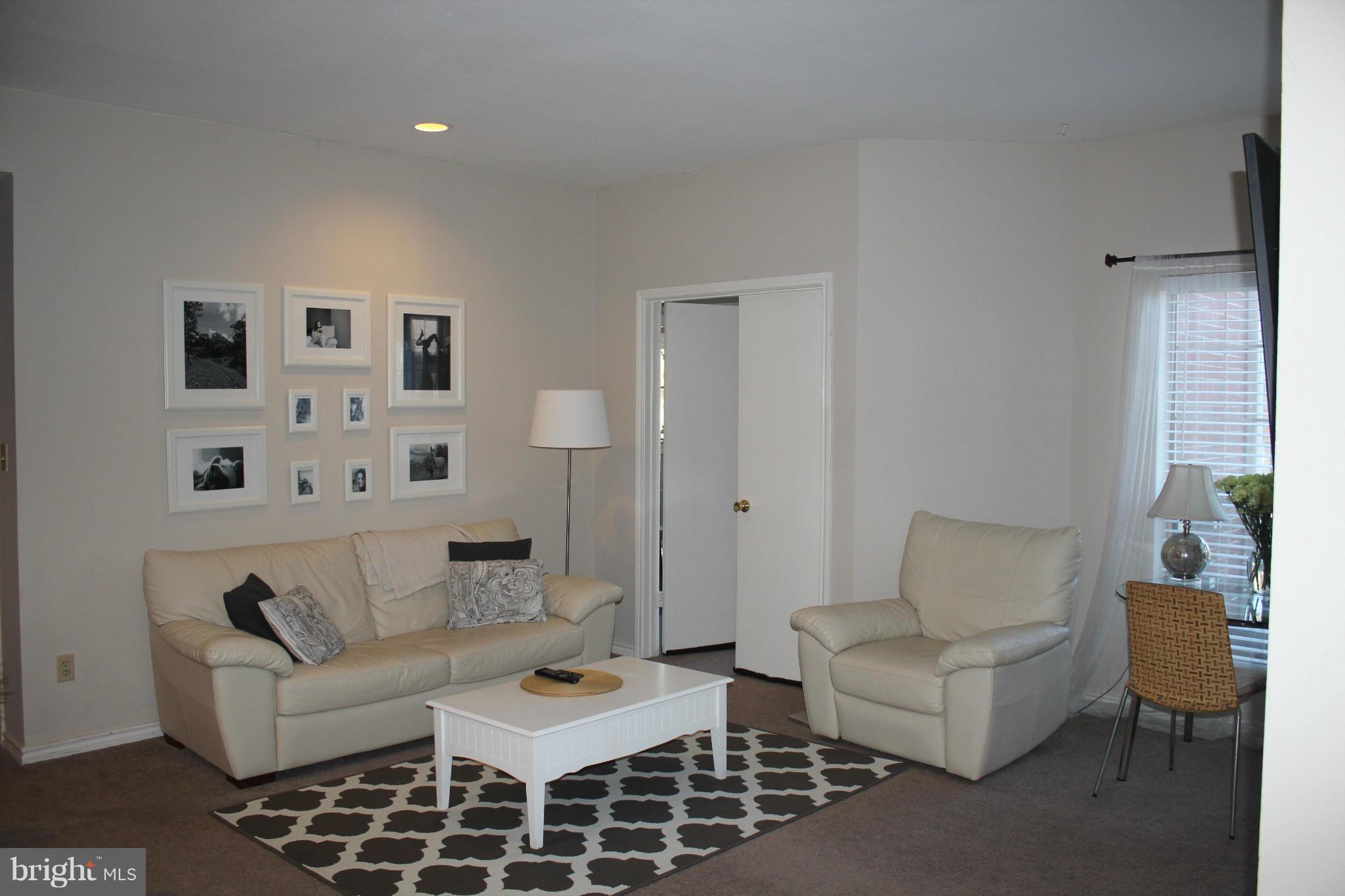 PENDERBROOK SQUARE CONDOMINIUMS - Residential Lease