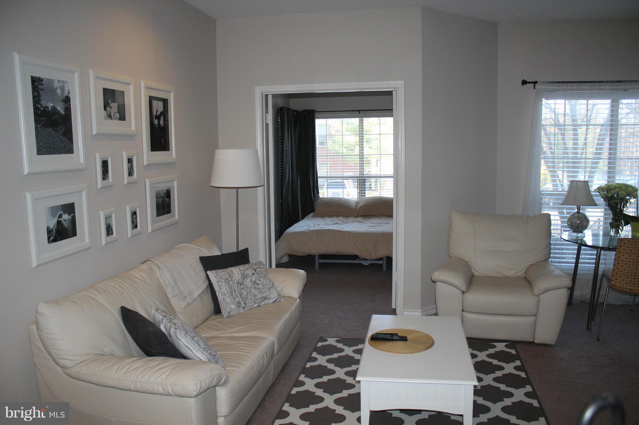 PENDERBROOK SQUARE CONDOMINIUMS - Residential Lease