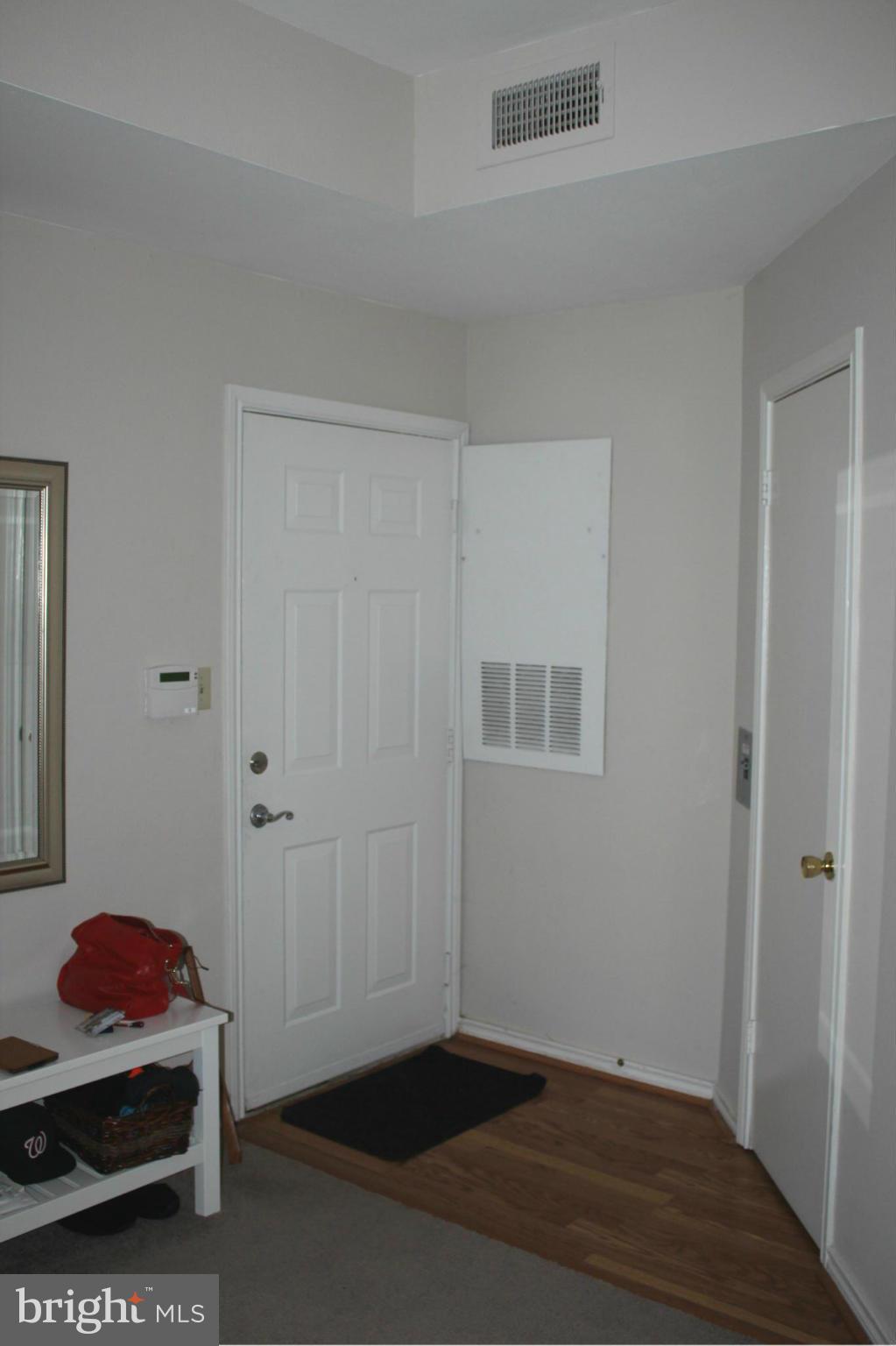 PENDERBROOK SQUARE CONDOMINIUMS - Residential Lease