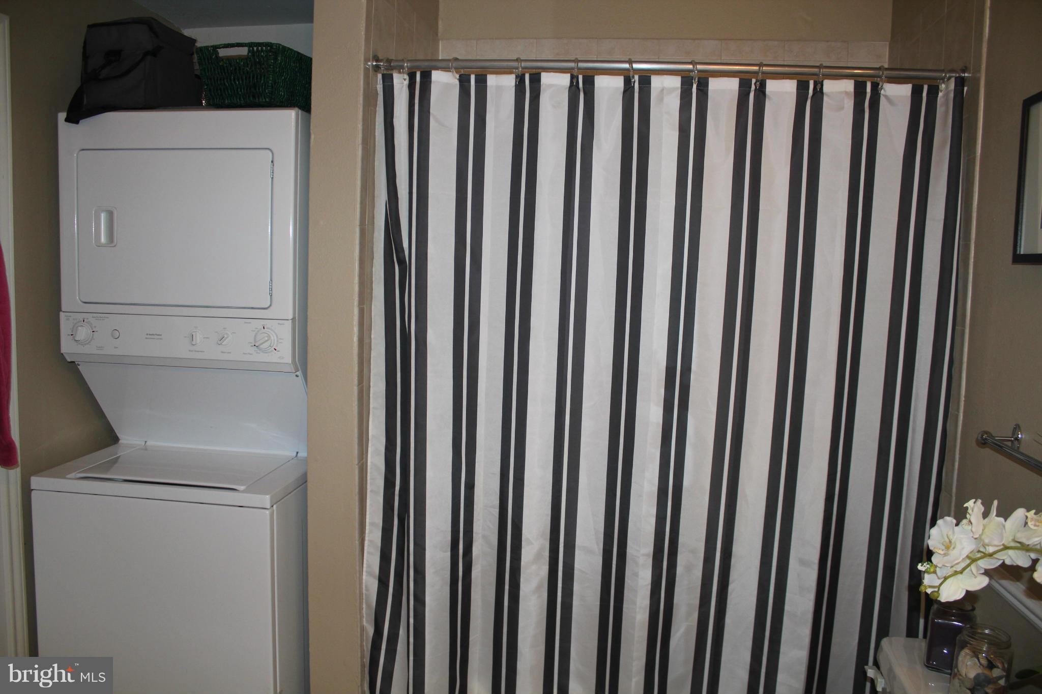 PENDERBROOK SQUARE CONDOMINIUMS - Residential Lease