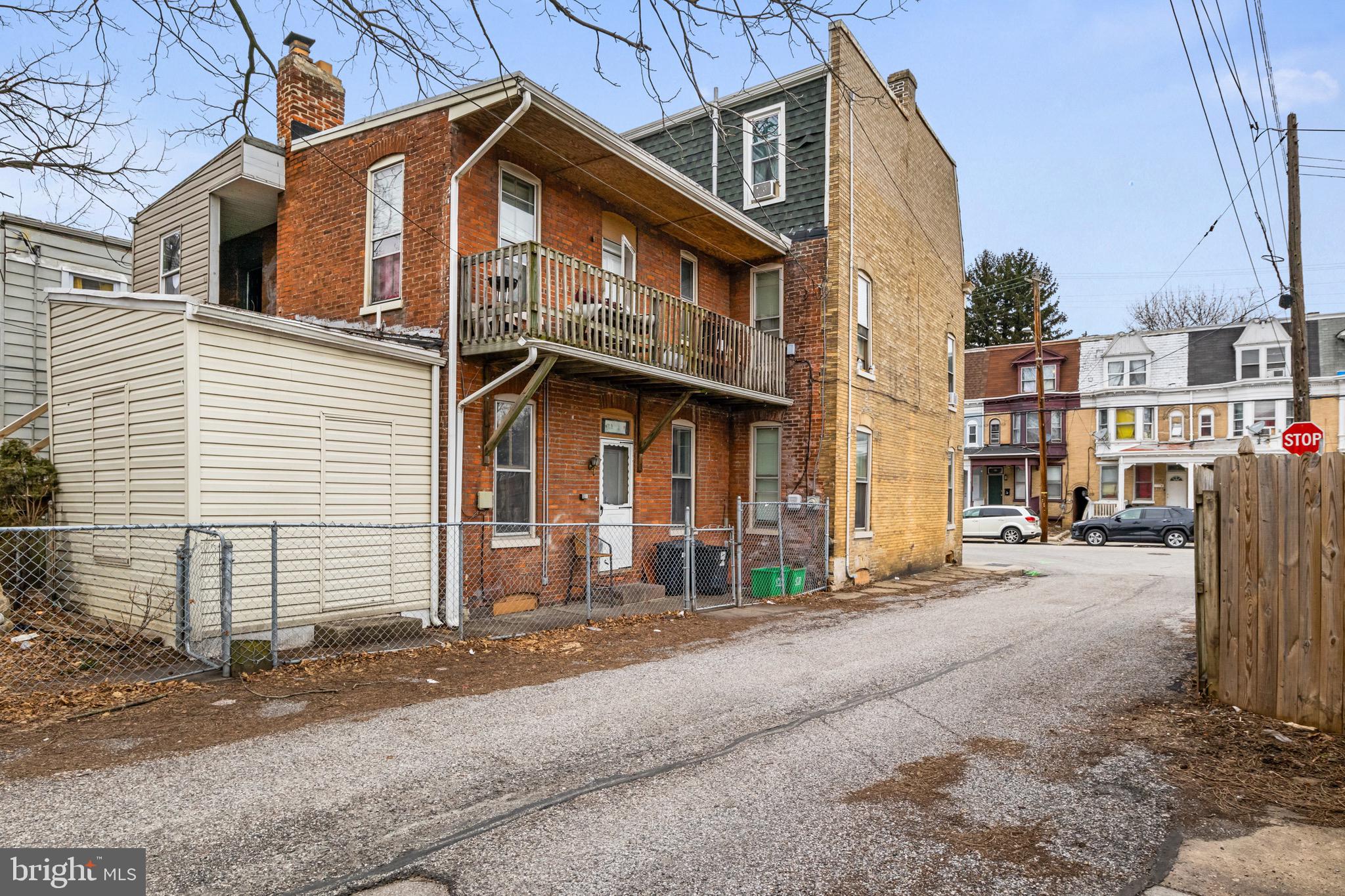 YORK COLLEGE - Residential