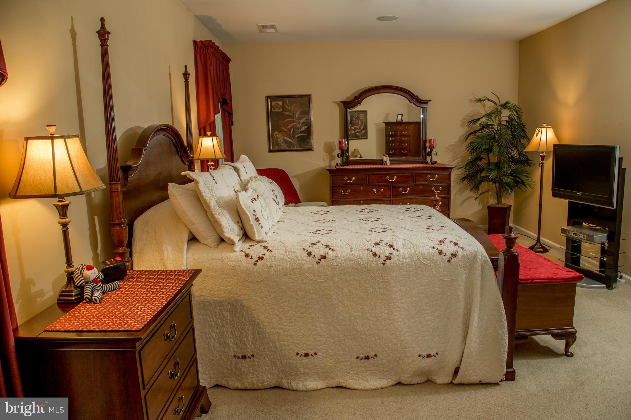 COLES RUN/PARKWAY WEST - Residential