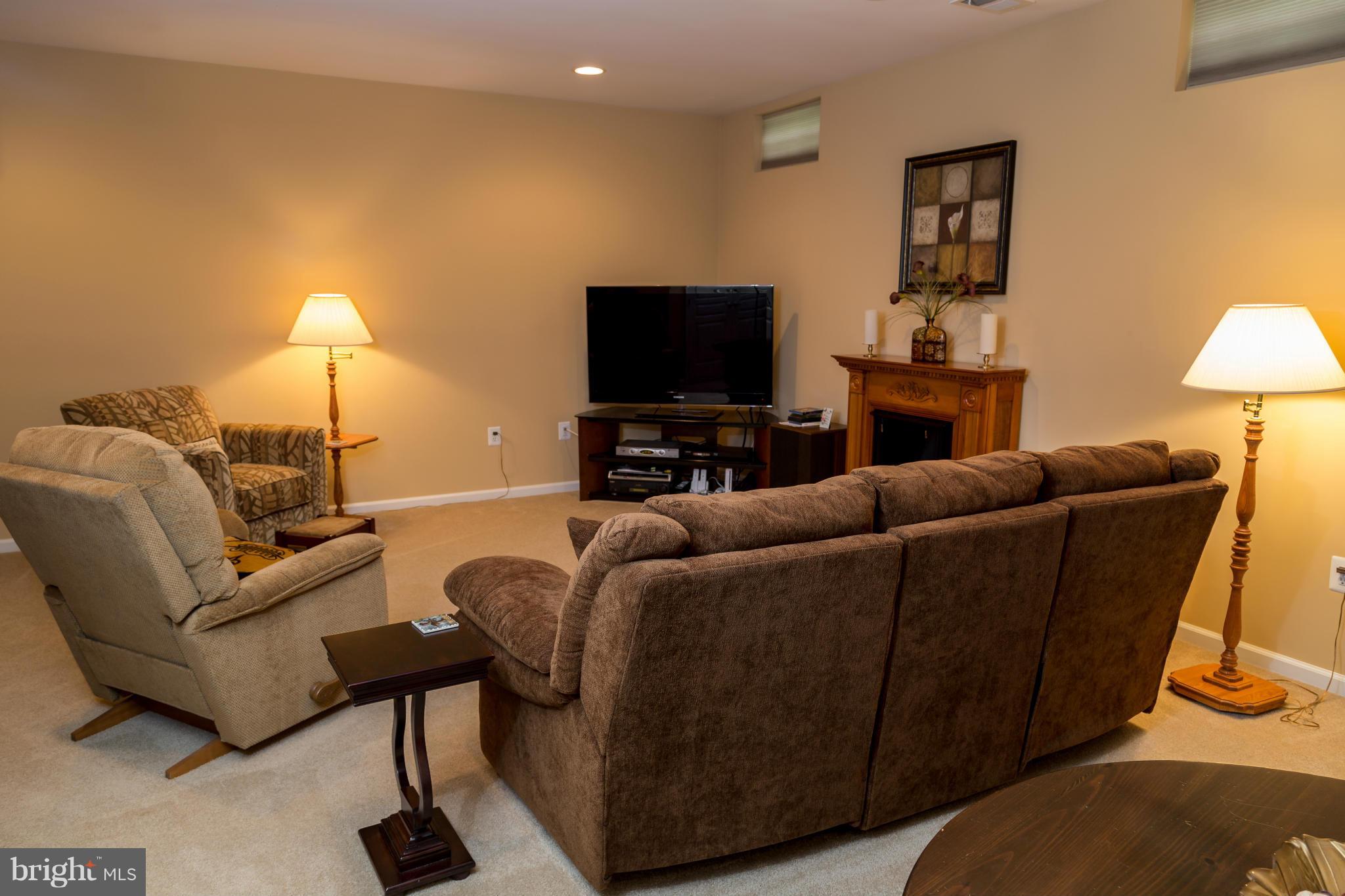 COLES RUN/PARKWAY WEST - Residential