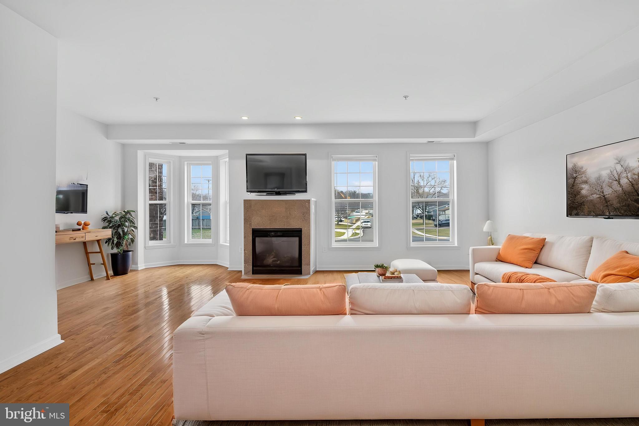 BROCK BRIDGE TOWNHOMES - Residential